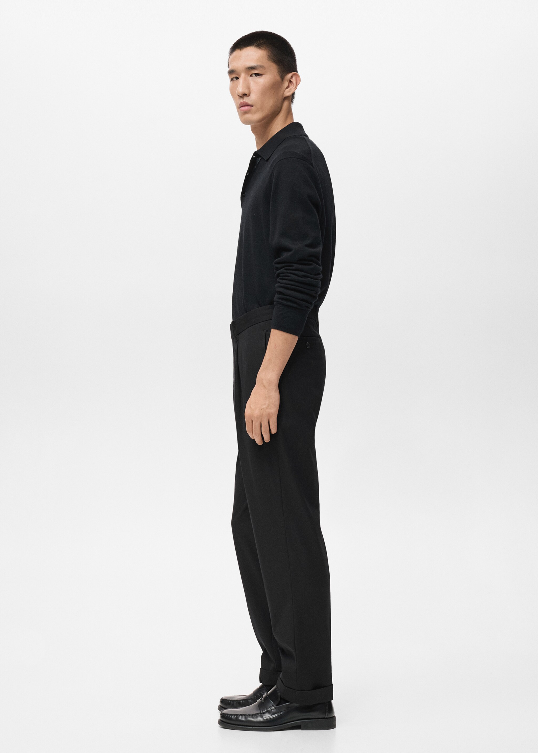 Regular-fit pleated trousers - Details of the article 2, Black. Ref: 17055968-00.