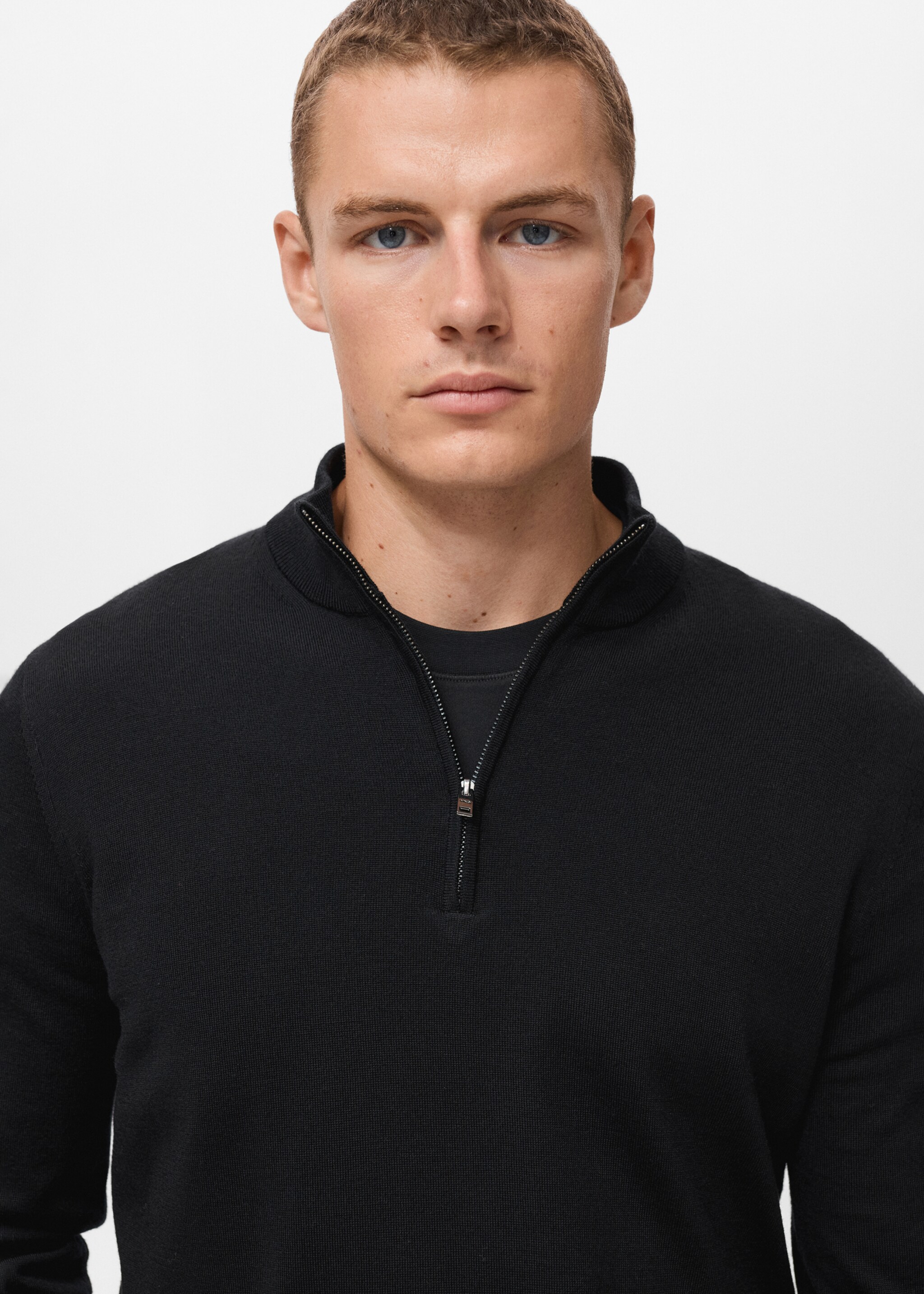 100% wool sweater with perkins neck - Details of the article 1, Black. Ref: 17055971-00.