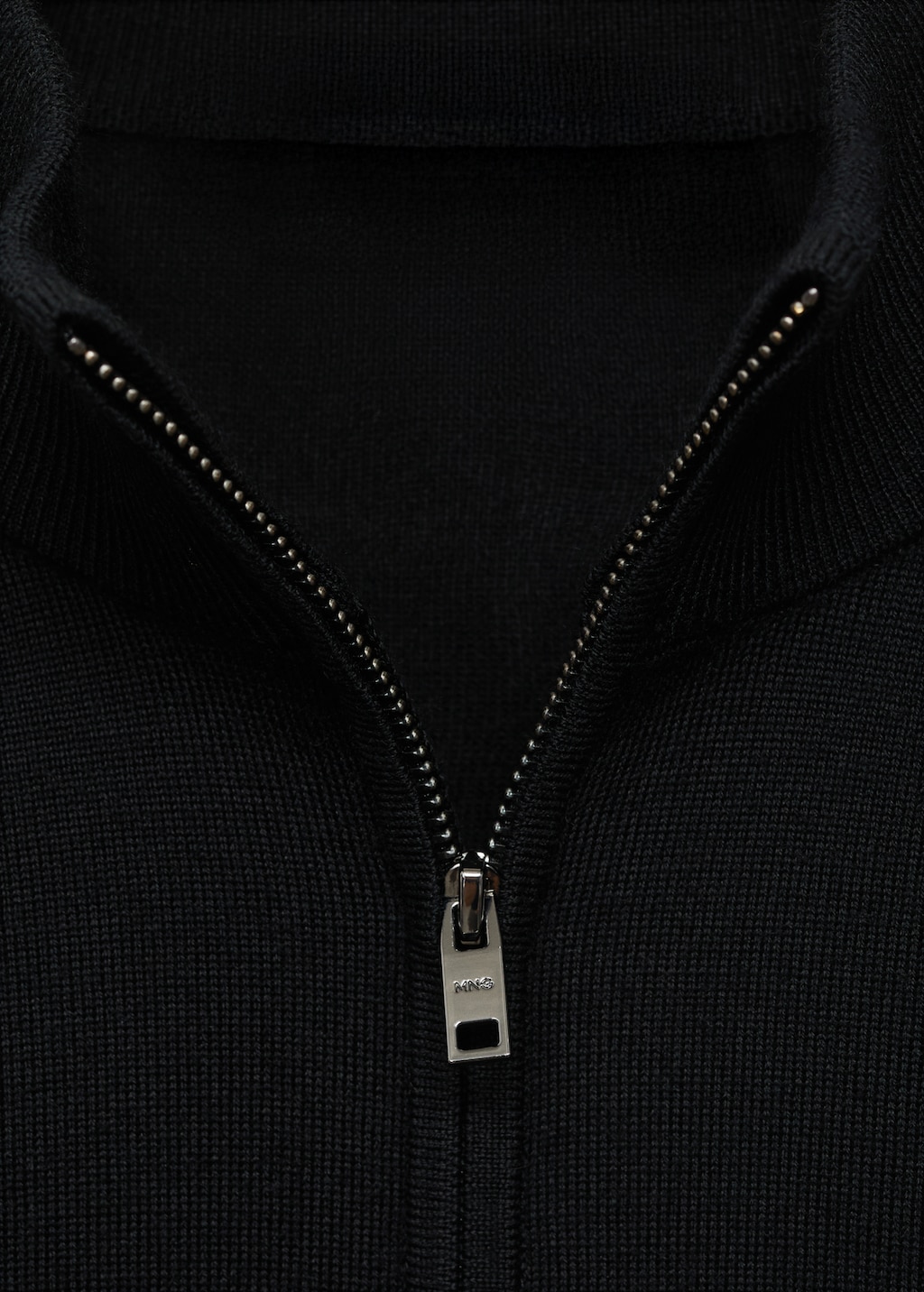 100% merino wool sweater with perkins collar