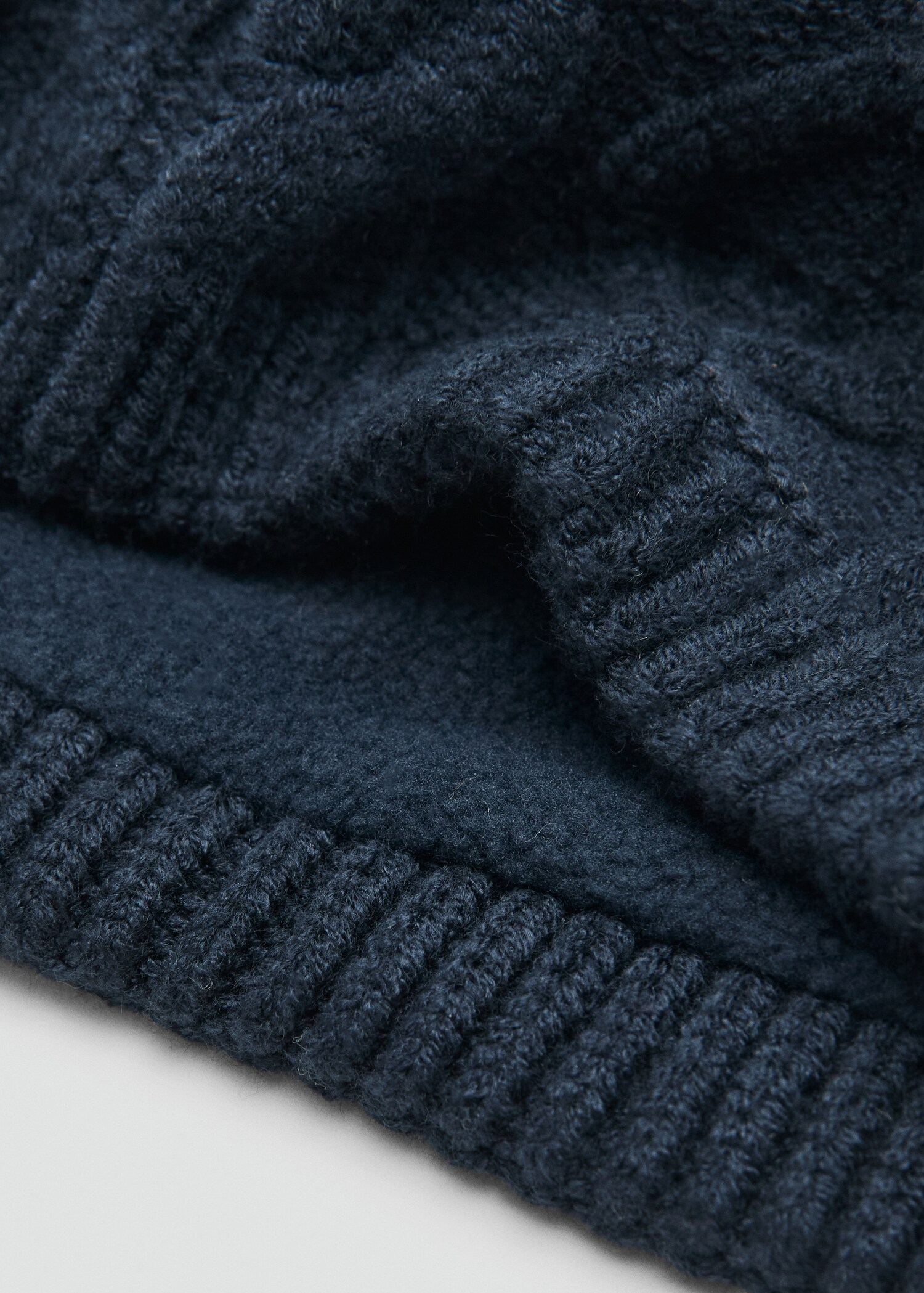 Scarf glenns - Details of the article 1