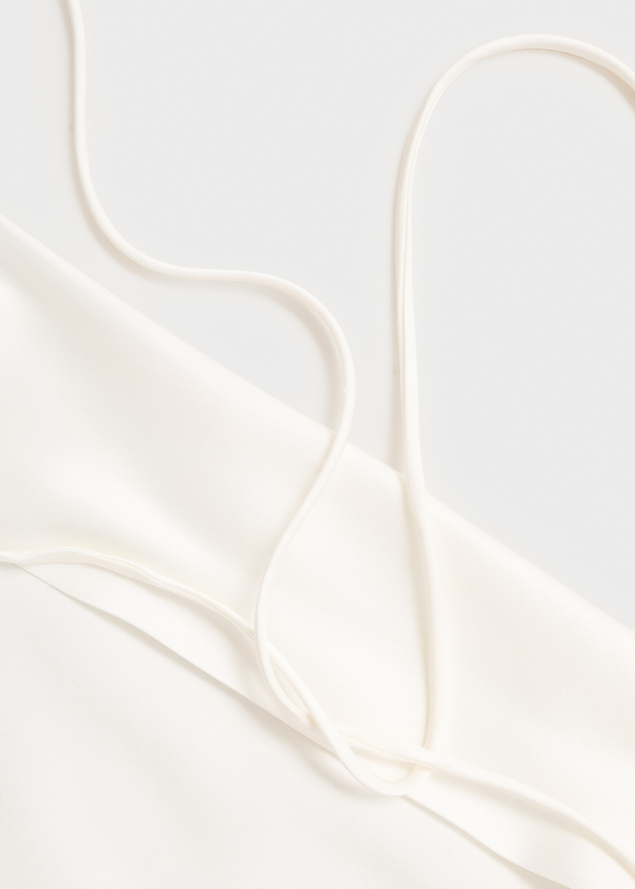 Satin blouse with bow on the back - Details of the article 0, Ecru. Ref: 17056001-00.