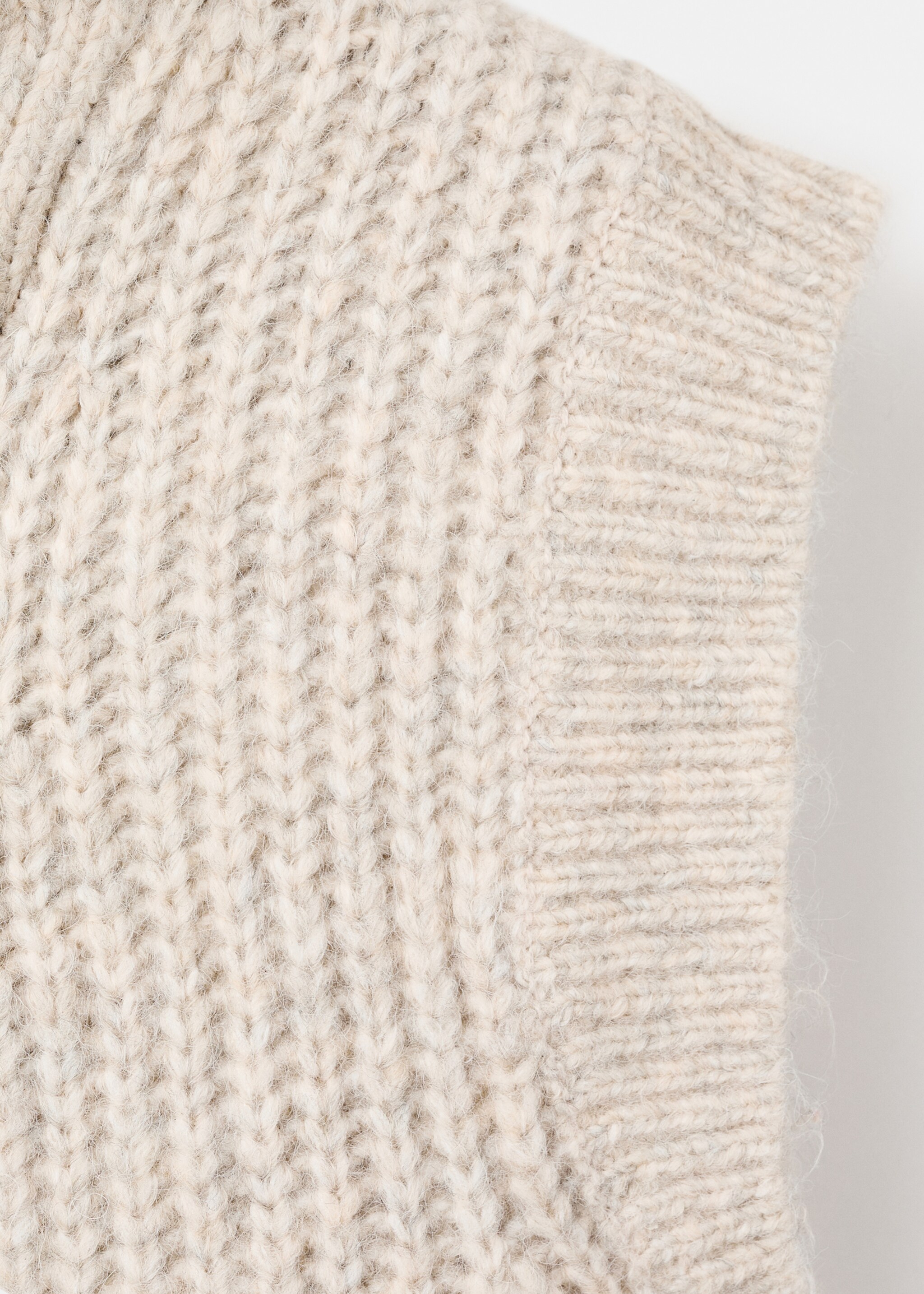 Gilet maille col montant - Détail de l'article 0, Beige. Ref: 17056329-00.