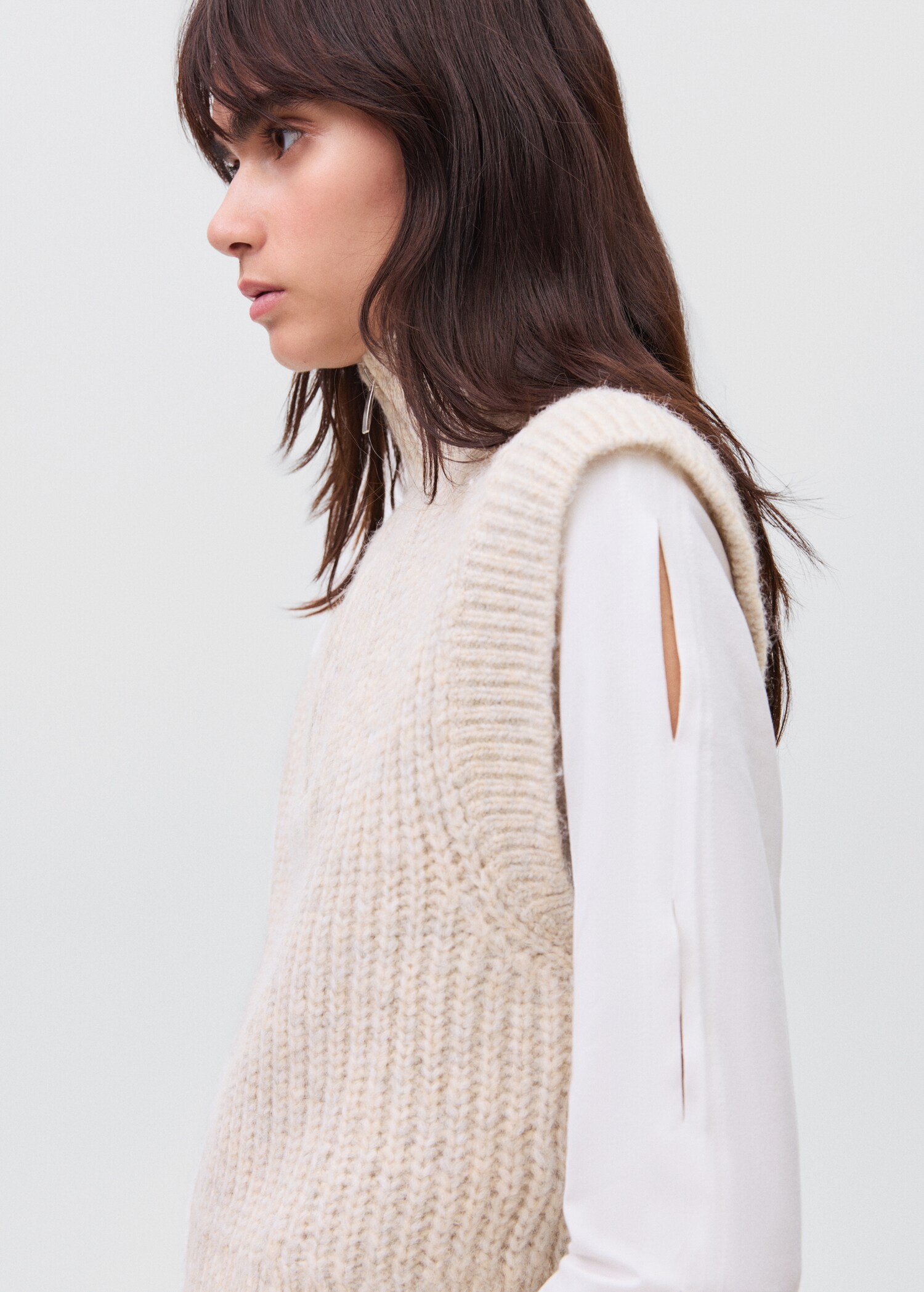 Perkins-neck knitted waistcoat - Details of the article 1