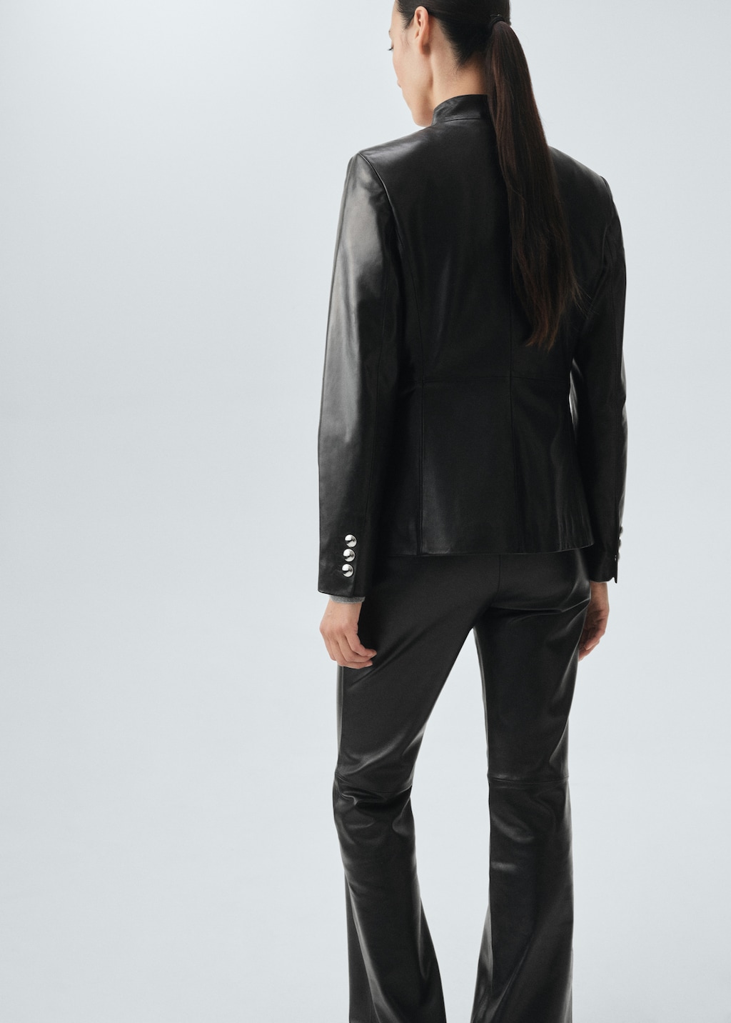 100% leather jacket with buttons