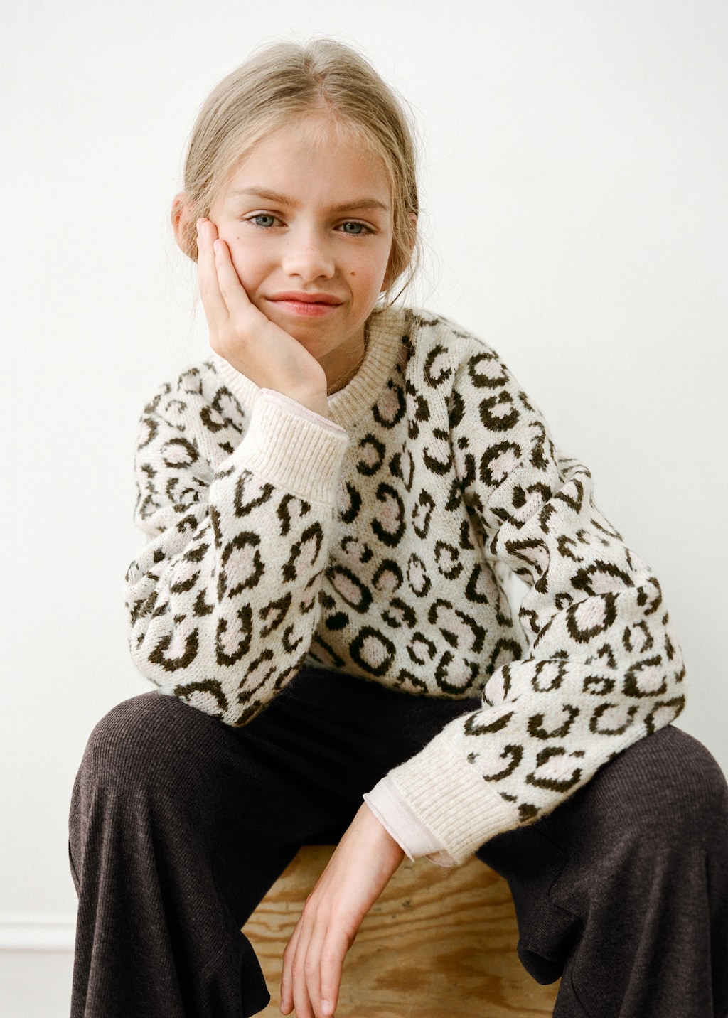 Leopard-print knitted sweater