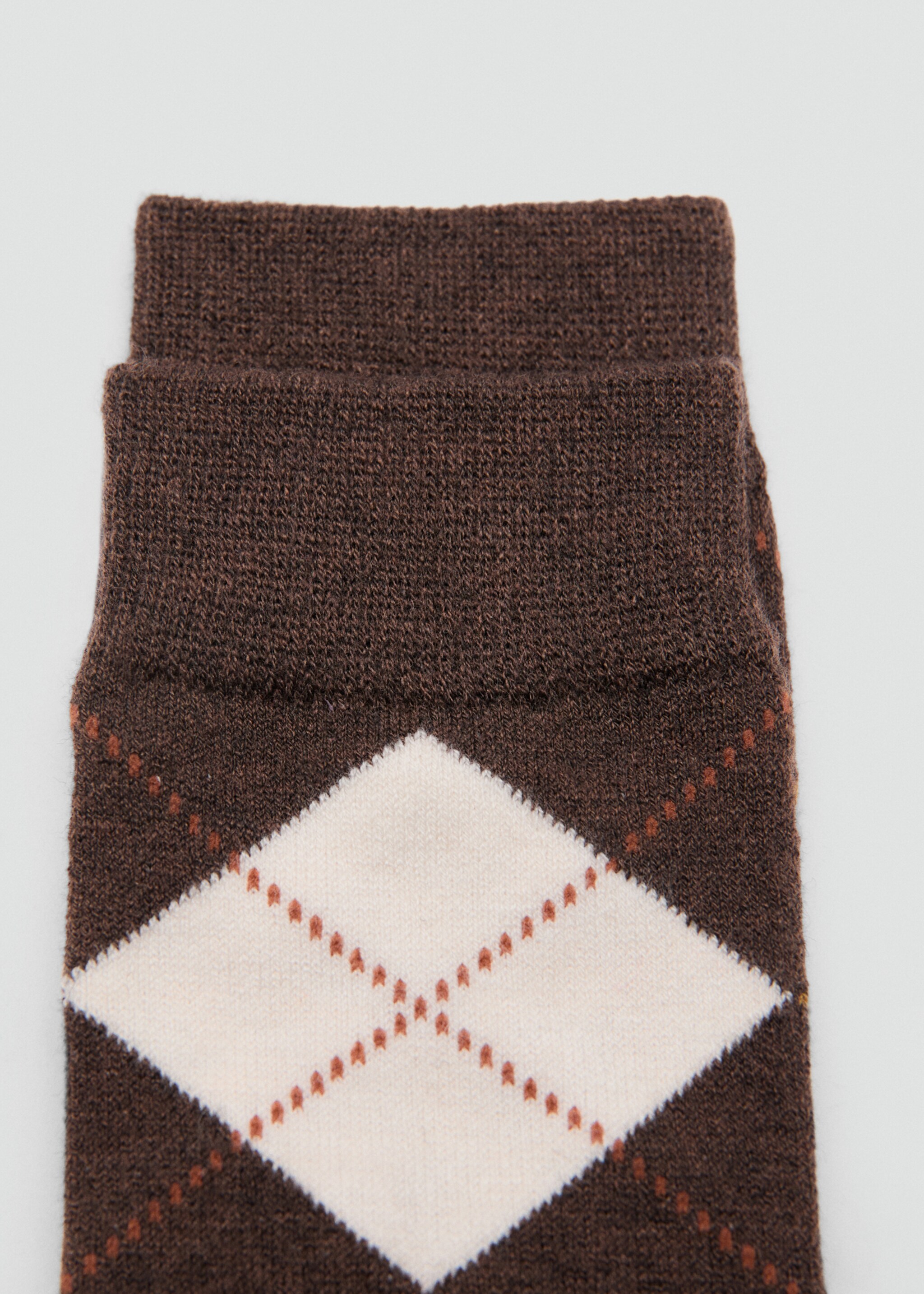 Chaussettes à losanges - Plan moyen, Chocolat. Ref: 17056351-00.
