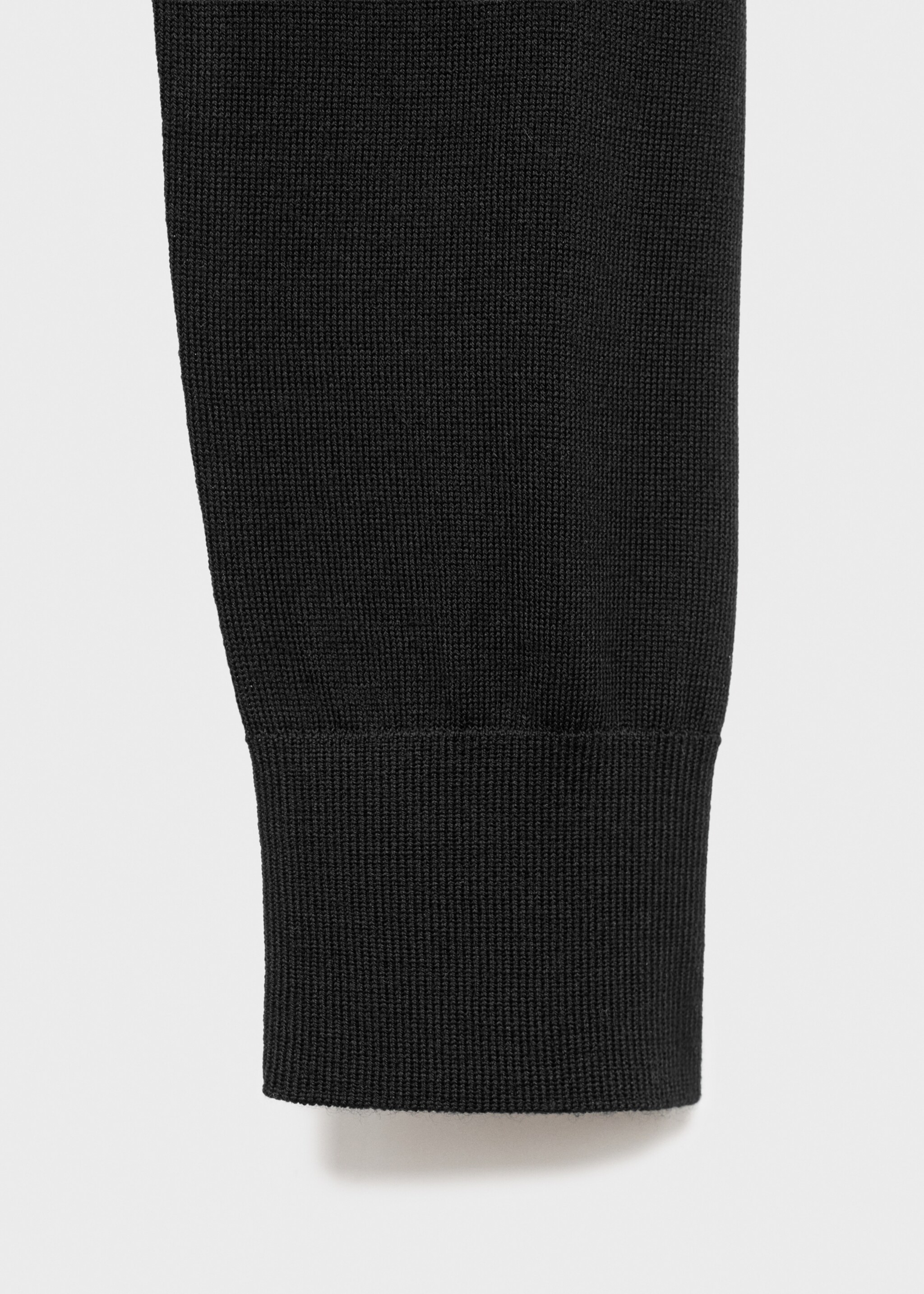 100% wool V-neck cardigan - Details of the article 8, Black. Ref: 17056353-00.