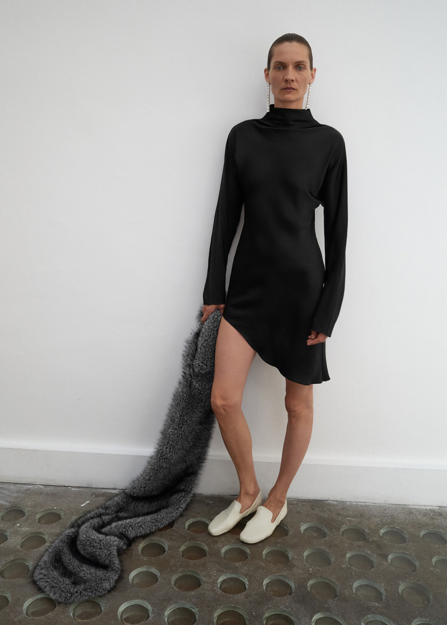Robe satinée bas asymétrique - Détail de l'article 2