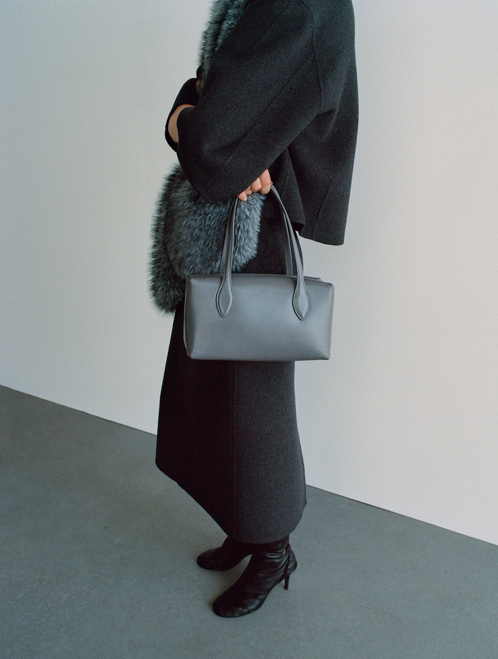 Quilted leather shoulder bag