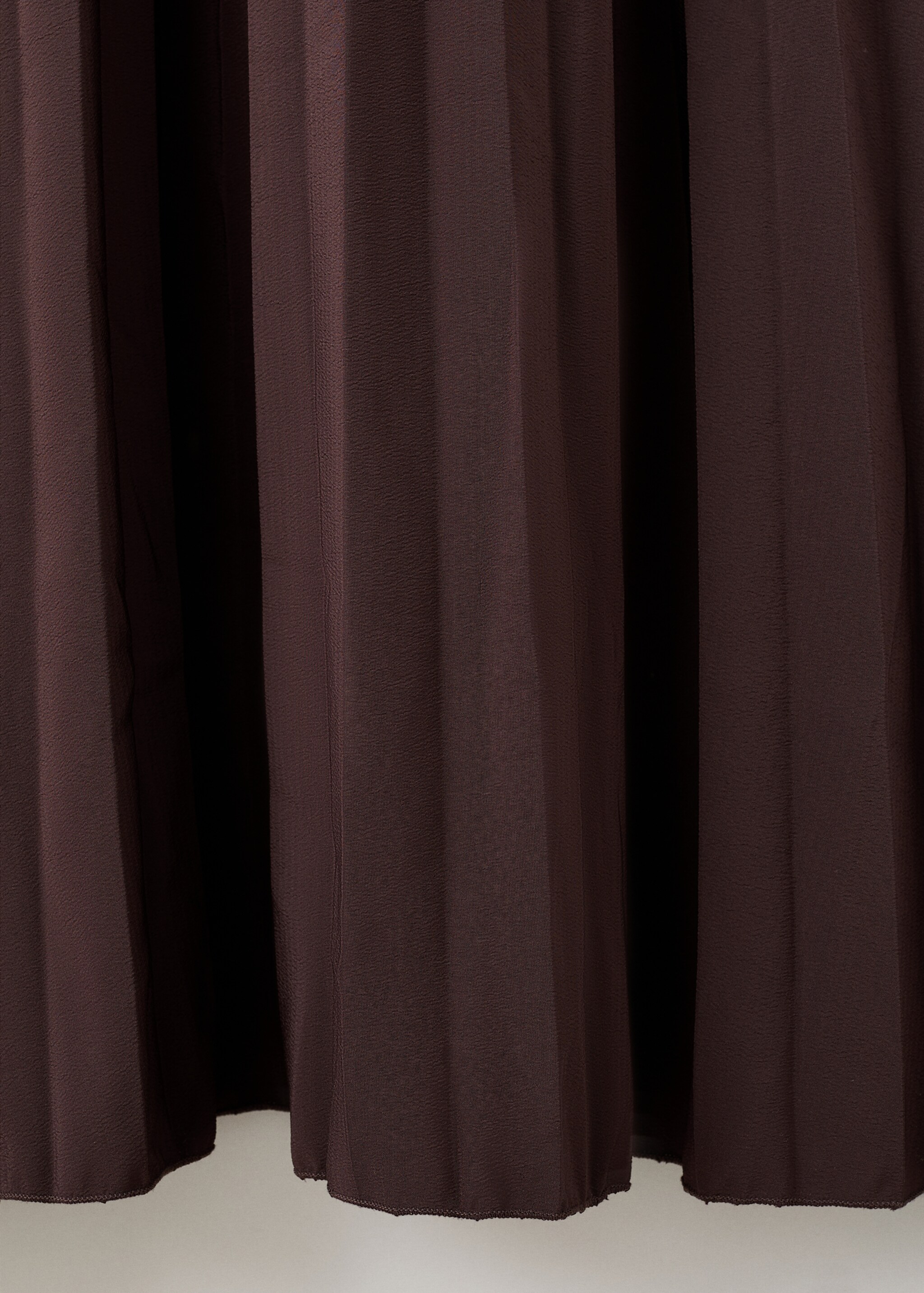 Pleated dress with belt - Details of the article 0, Chocolate. Ref: 17056729-00.
