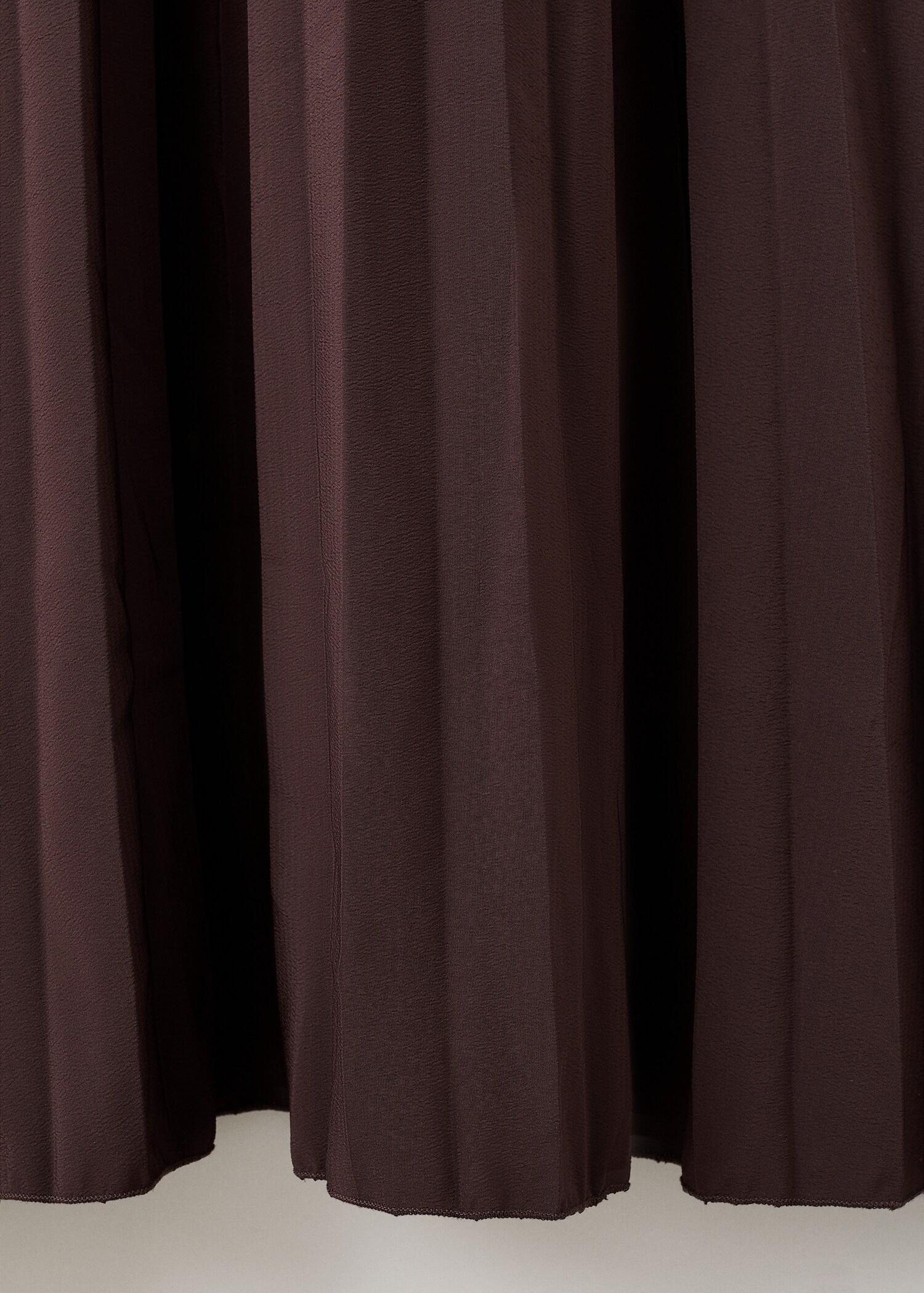 Pleated dress with belt - Details of the article 0