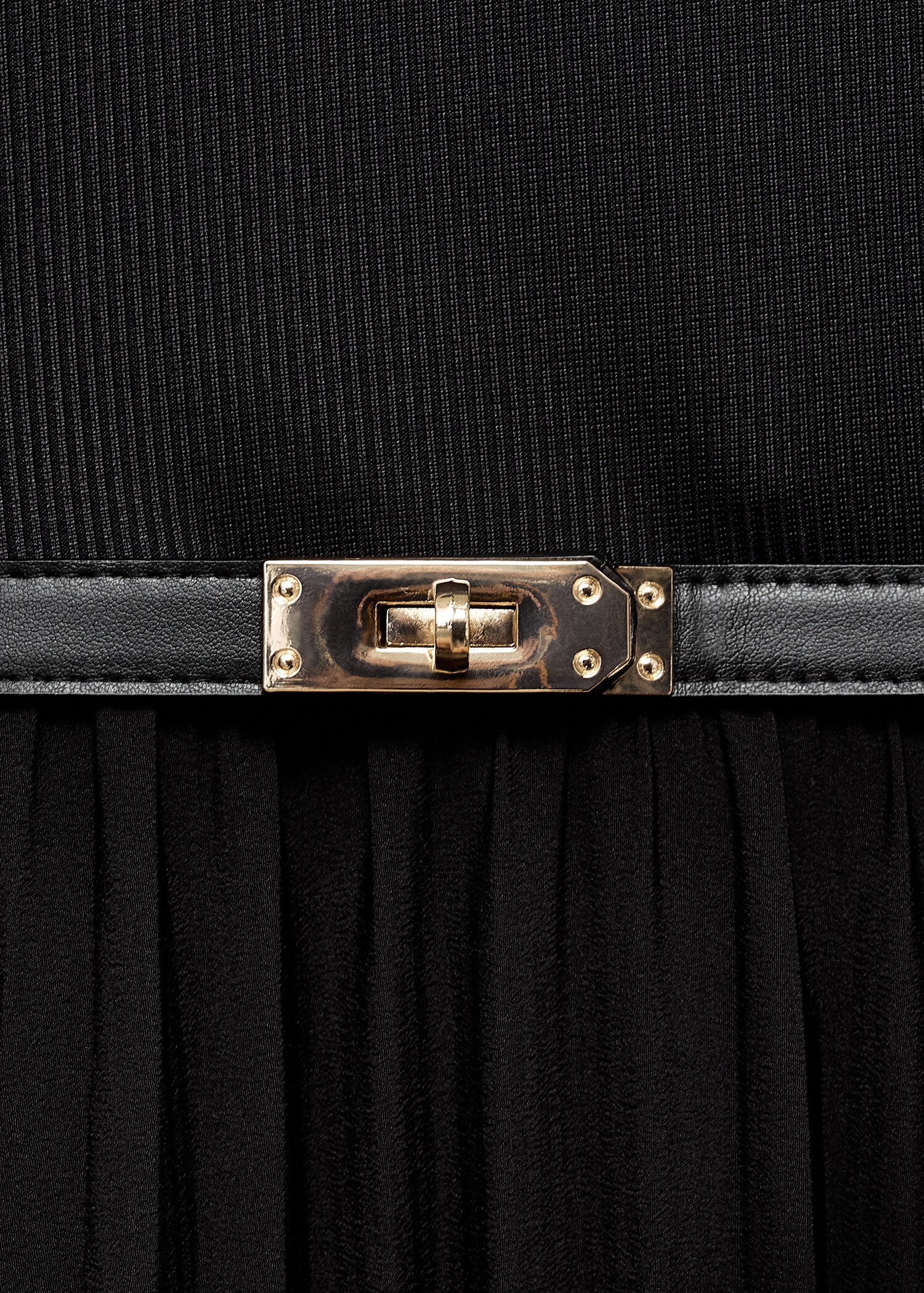 Pleated dress with belt - Details of the article 0