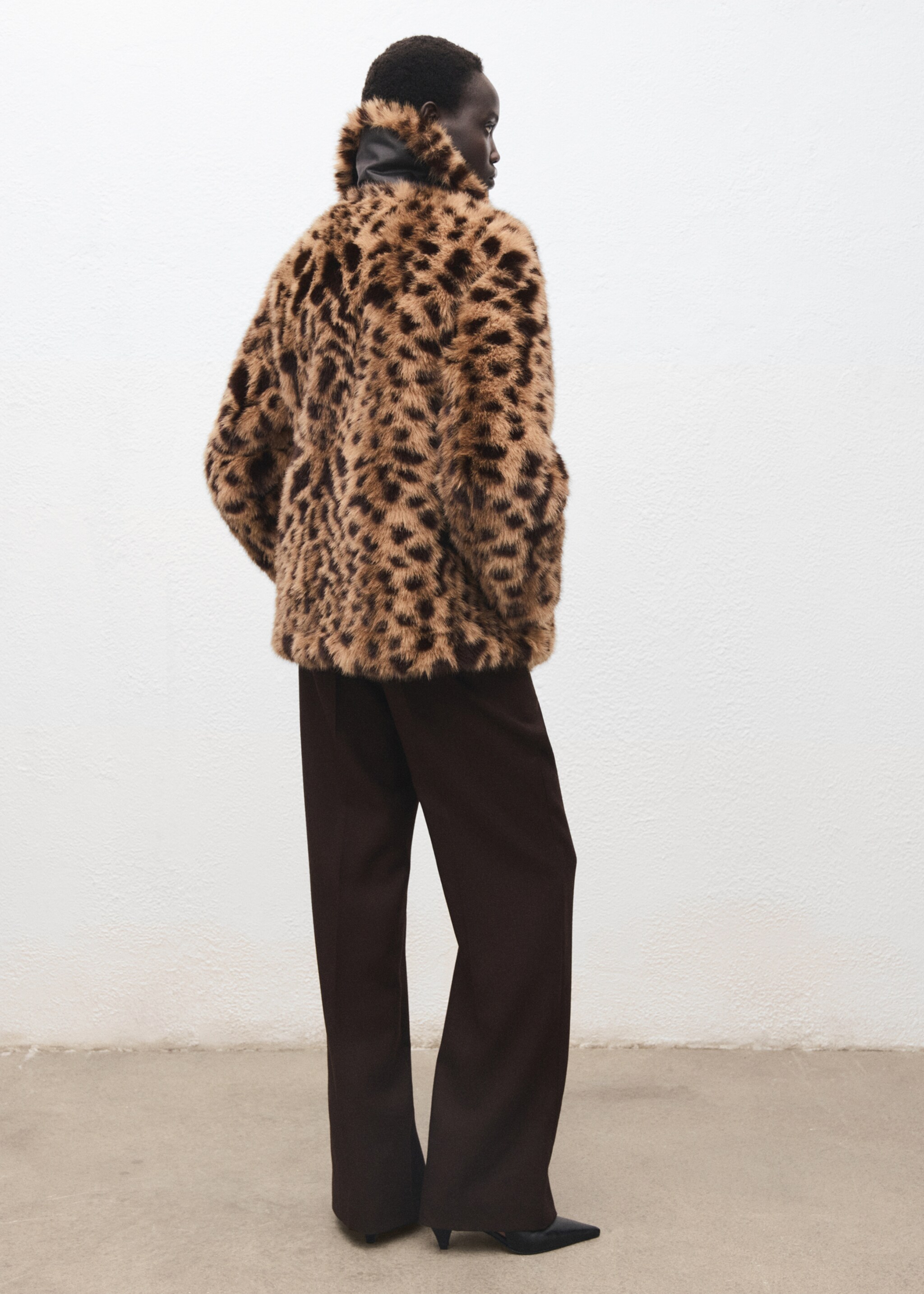 Fur-effect leopard-print coat - Reverse of the article, Medium Brown. Ref: 17056732-00.