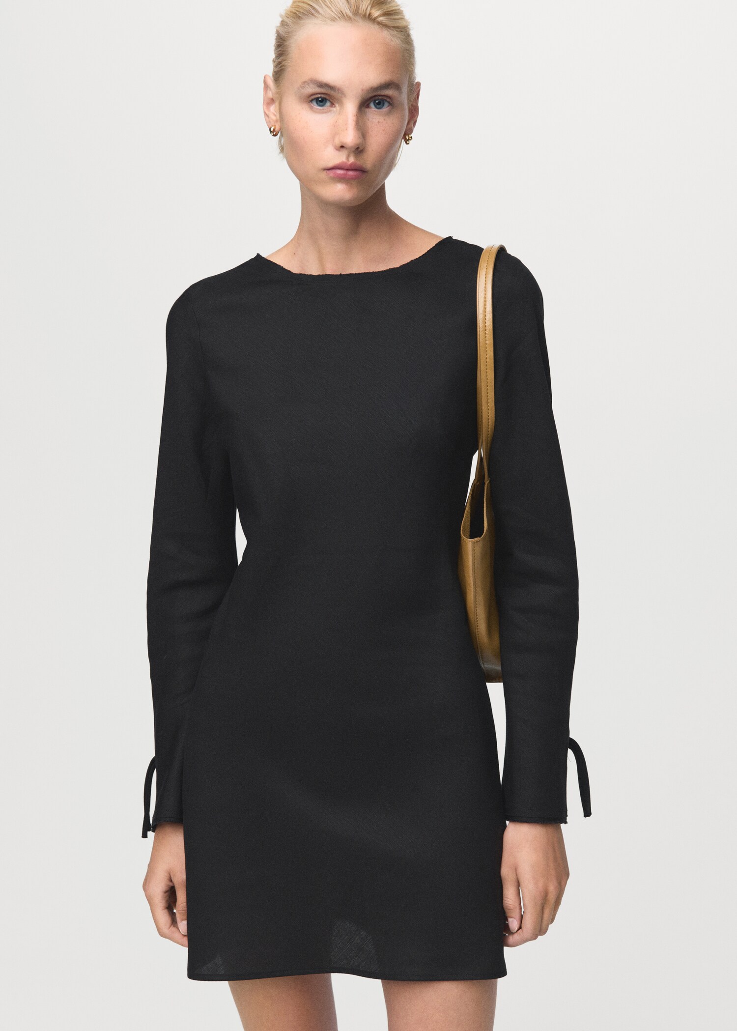 Linen dress with back opening - Medium plane