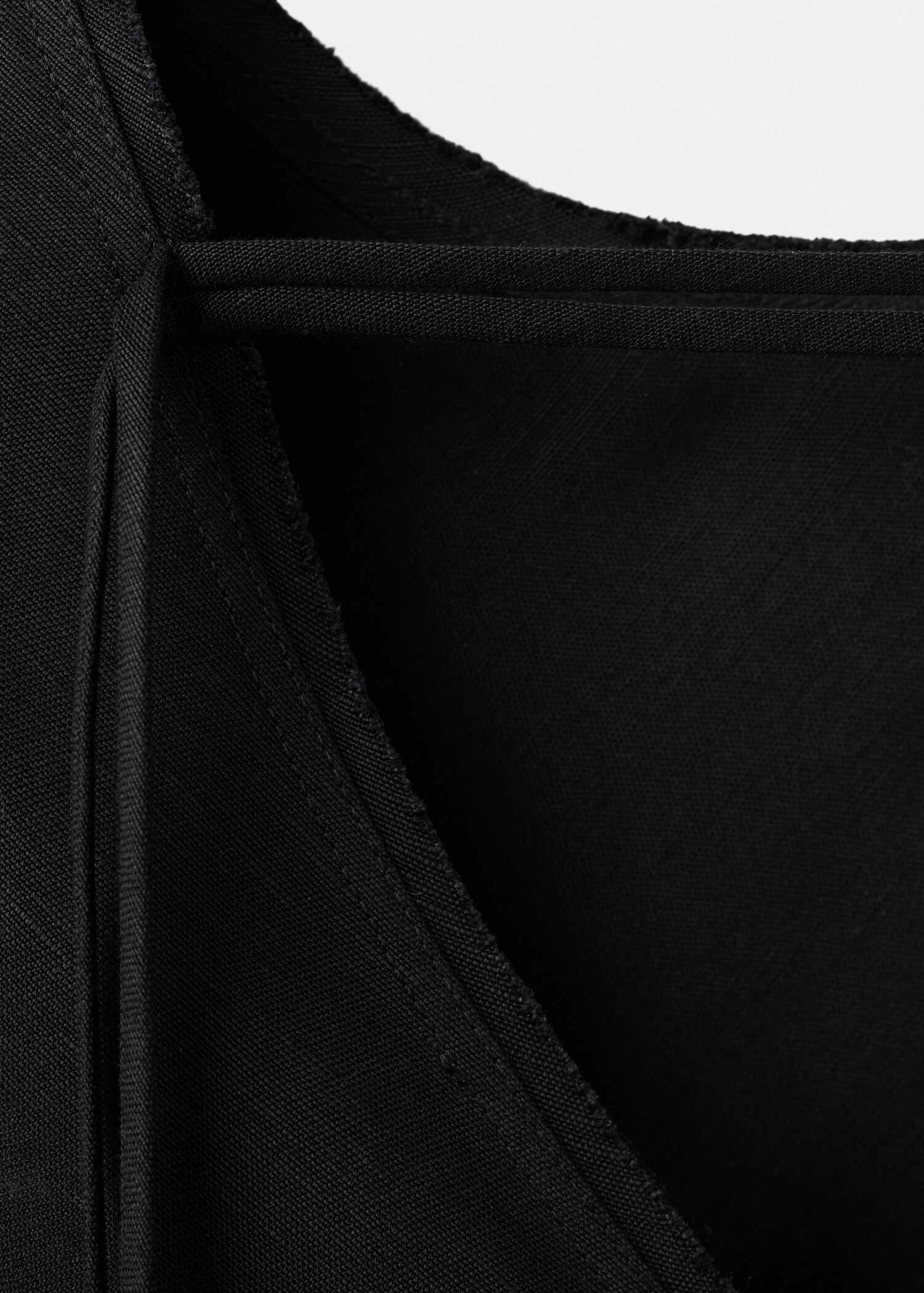 Linen dress with back opening - Details of the article 8