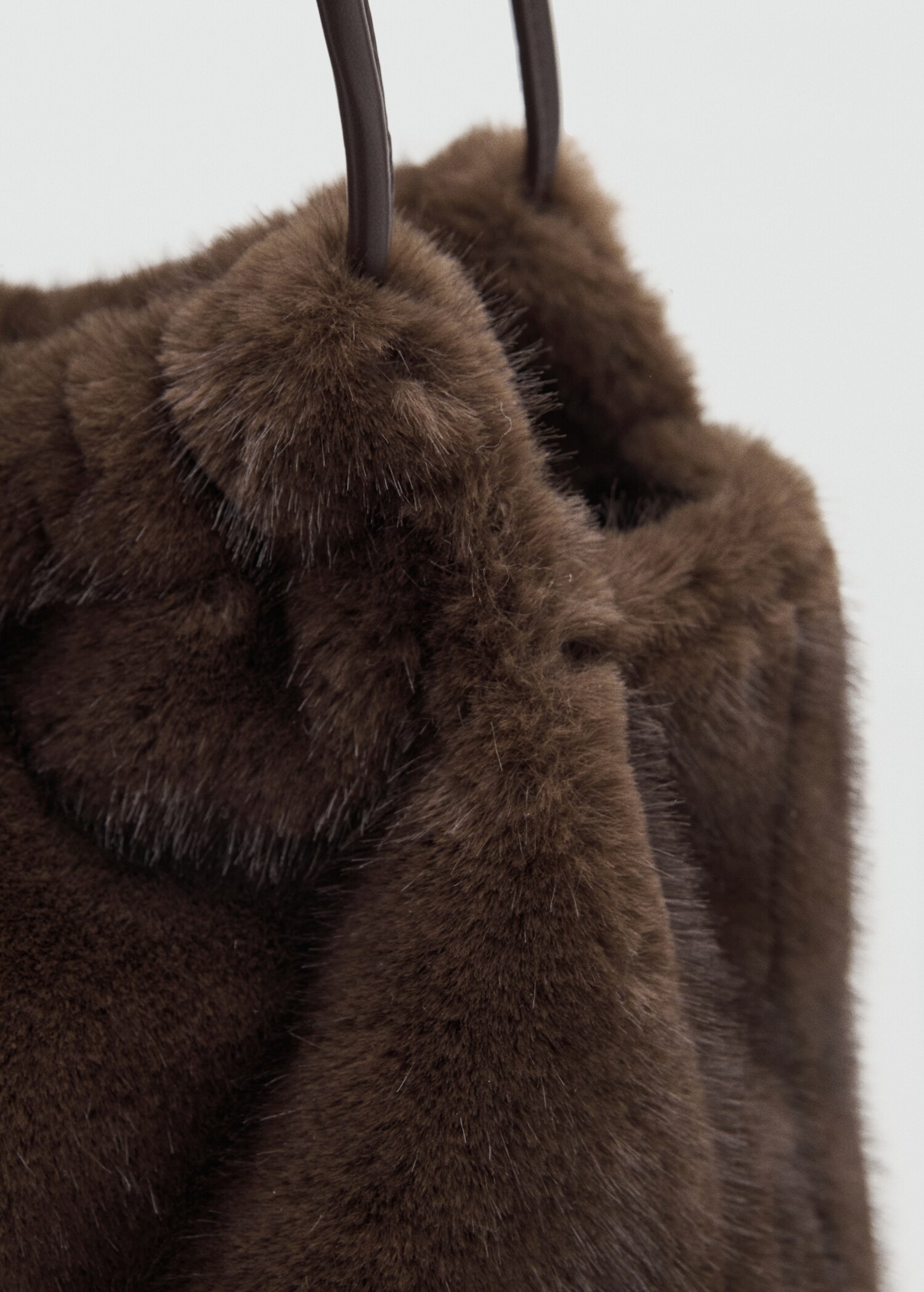 Fur effect shoulder bag - Details of the article 1