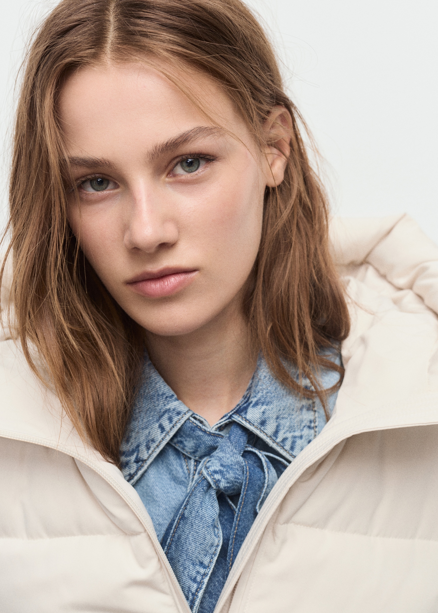 Long padded anorak with hood - Details of the article 1