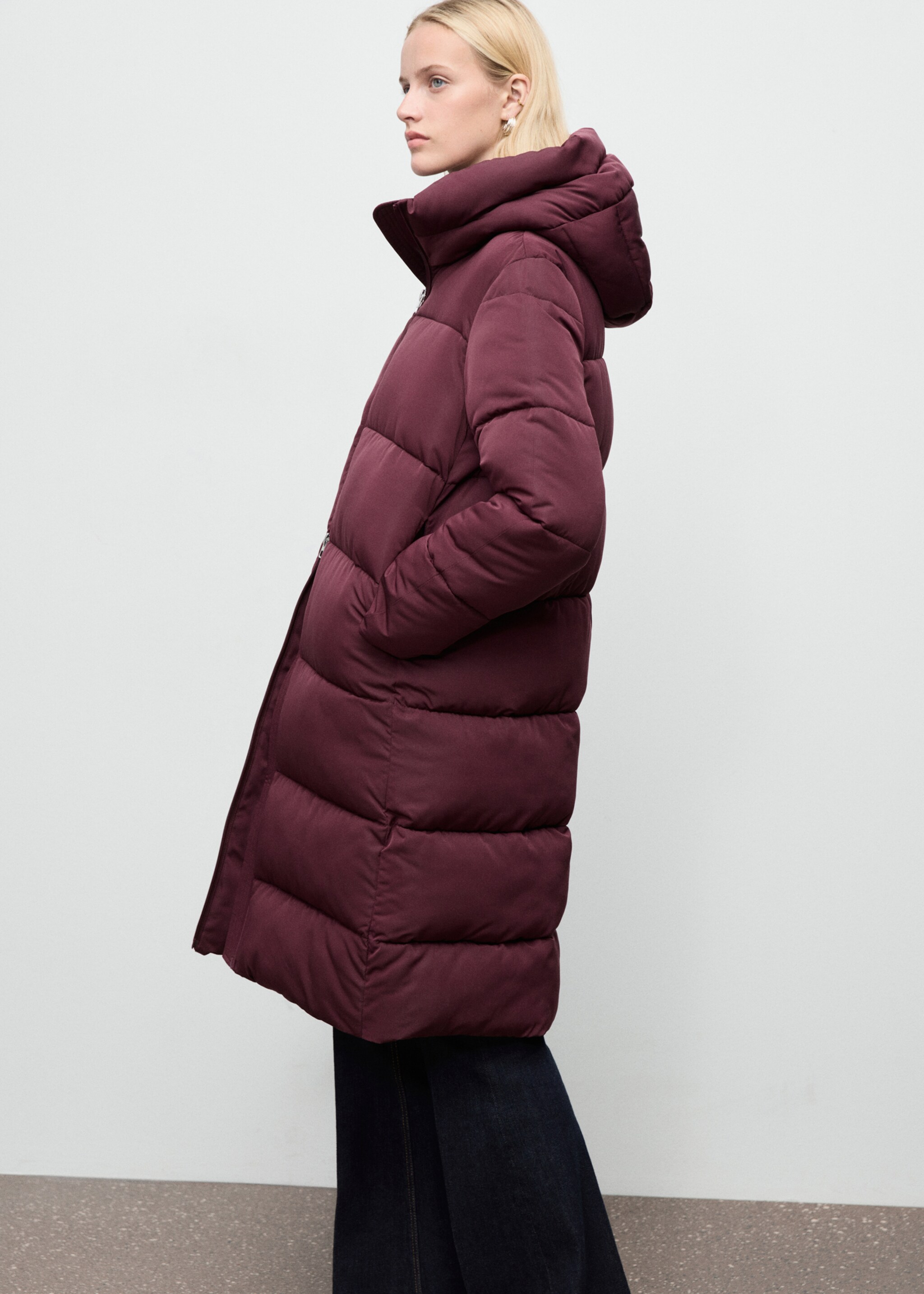 Long padded anorak with hood - Details of the article 6, Maroon. Ref: 17057131-00.