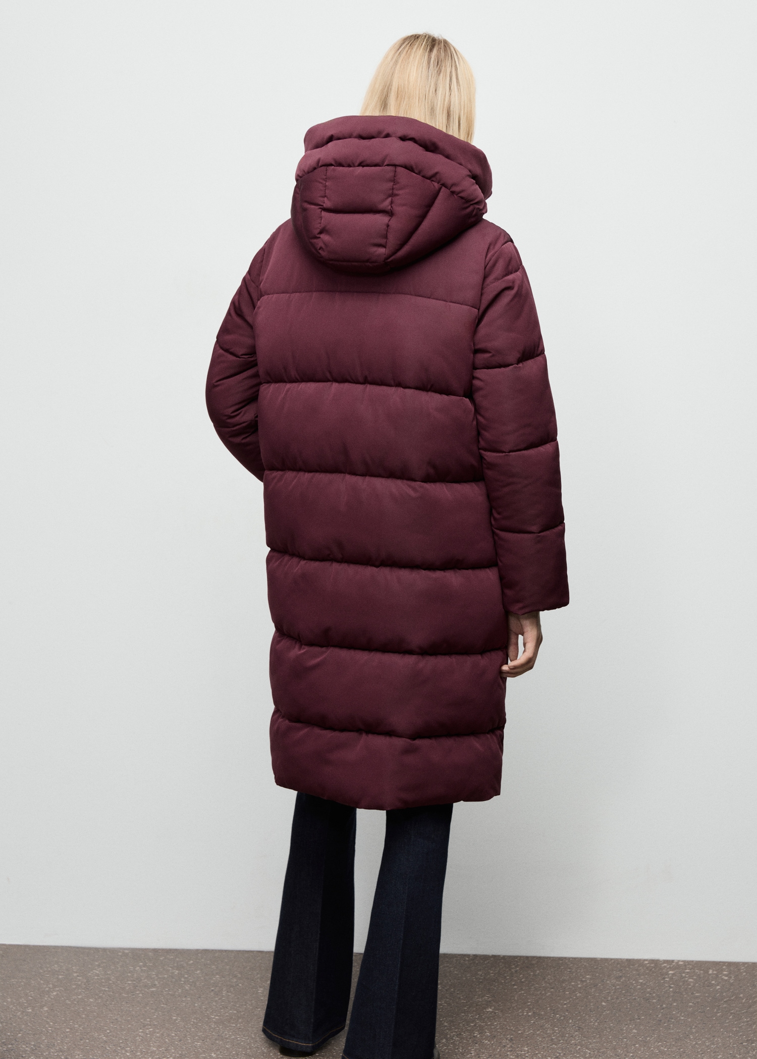 Long padded anorak with hood - Reverse of the article