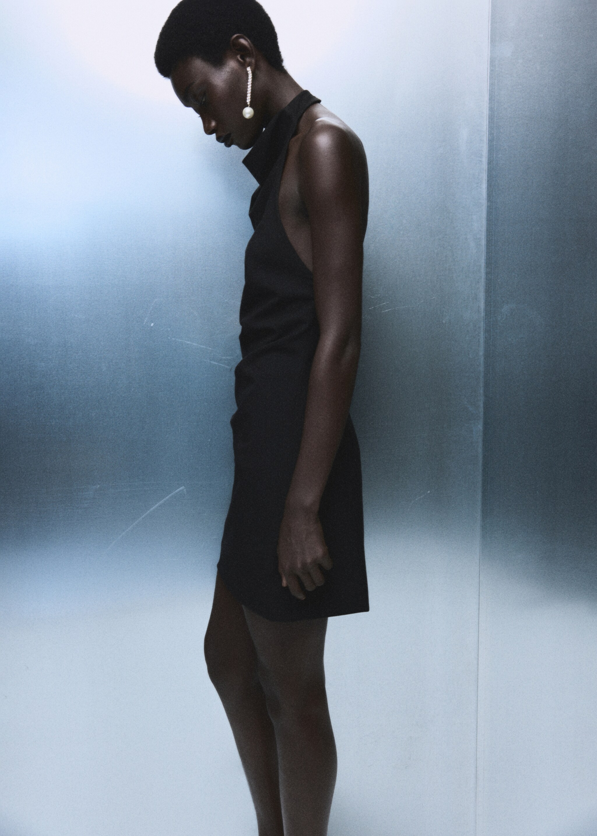 Halter neck ruched dress - Details of the article 2, Black. Ref: 17057138-00.