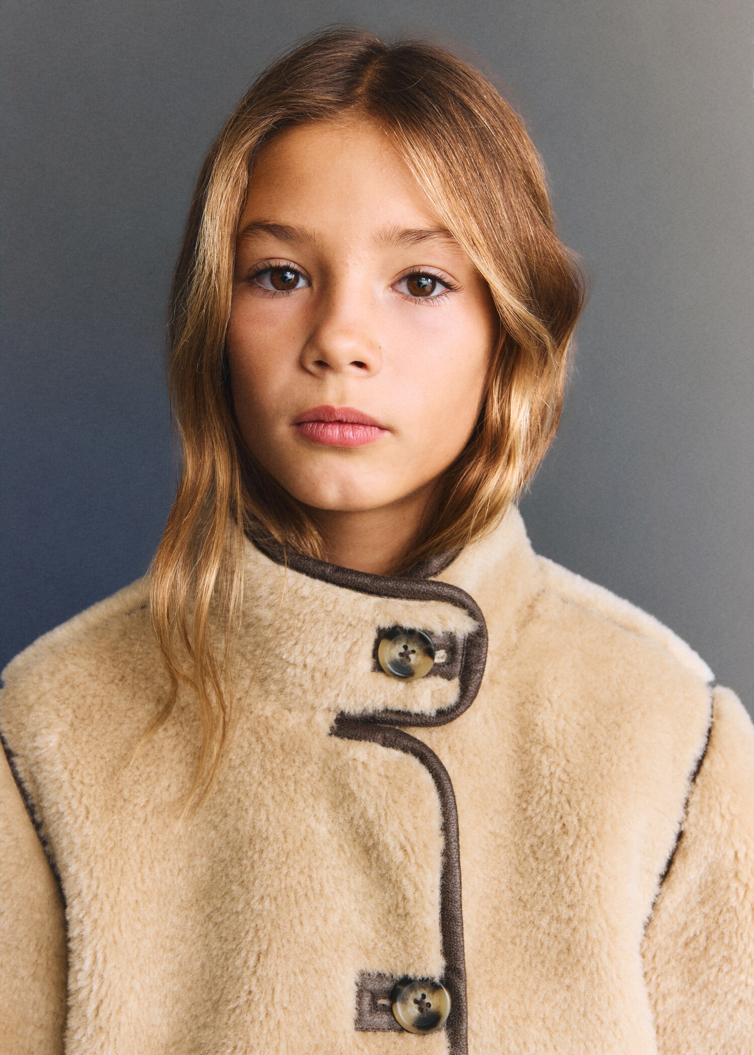 Fur-effect coat with buttons - Details of the article 1
