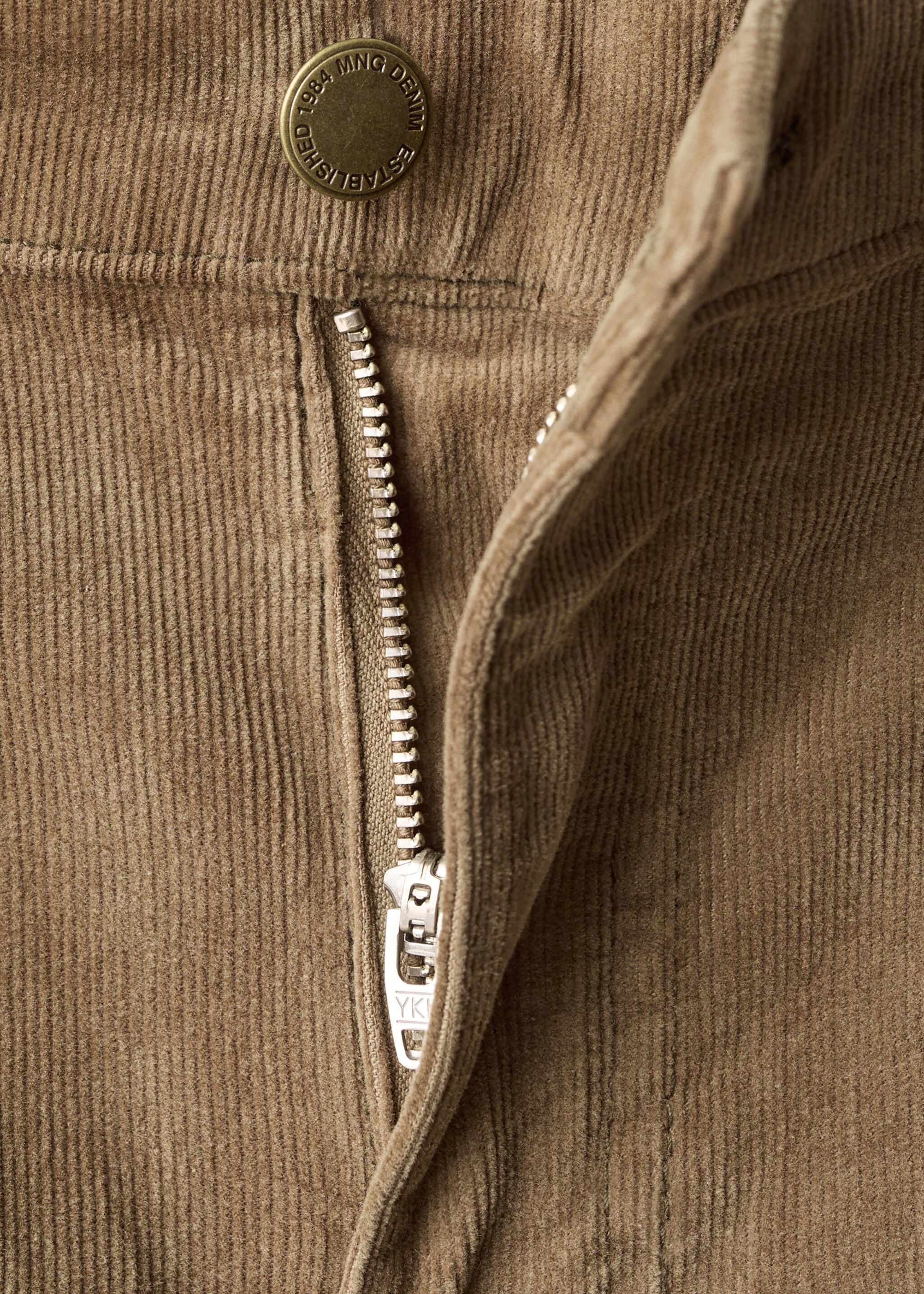 Flared-Jeans aus Cord - Detail des Artikels 8, Mittelbraun. Ref: 17057771-00.