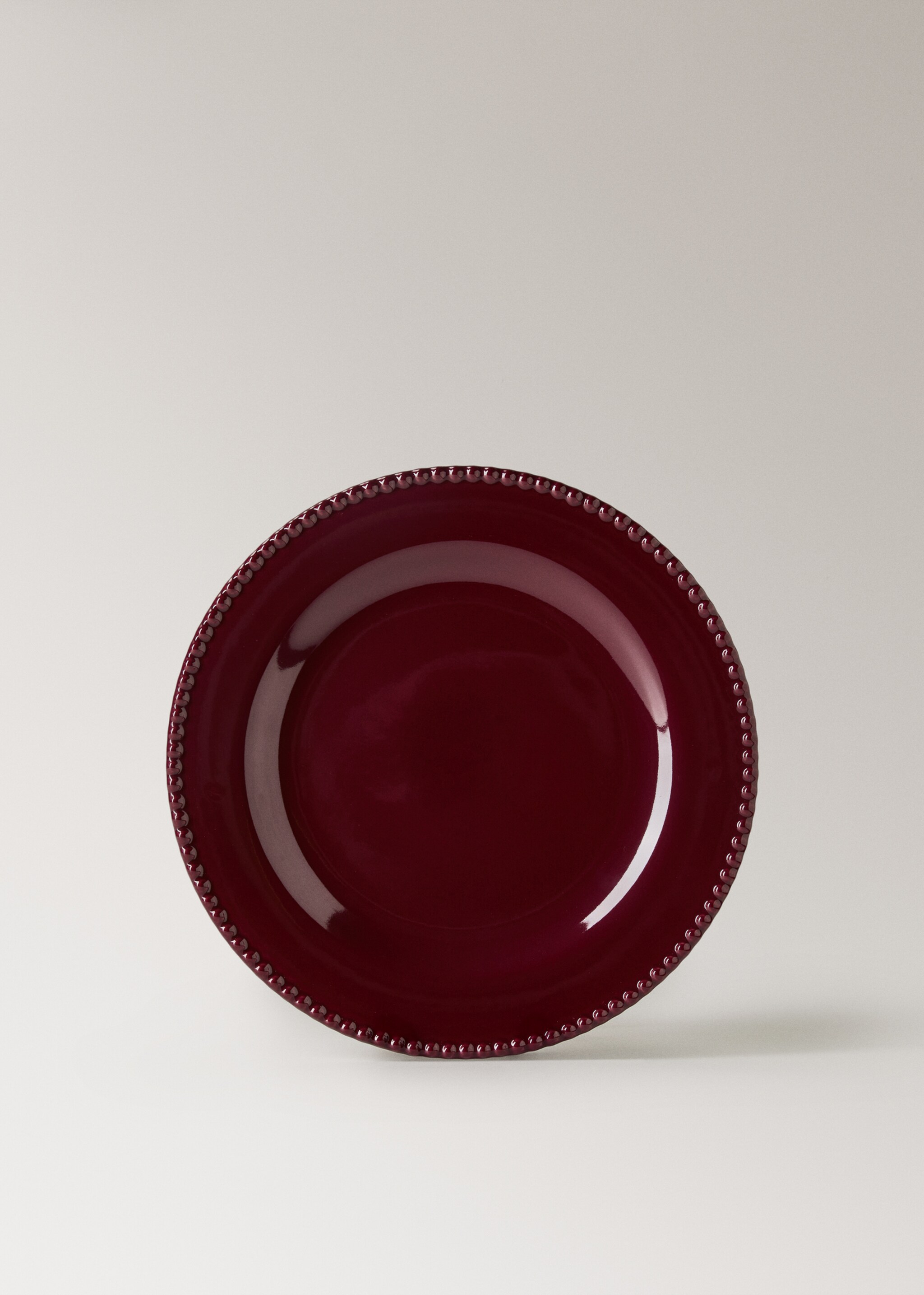 Ravni tanjur od reljefne kamenine - Artikl bez modela, Crvena. Ref: 17057777-00.