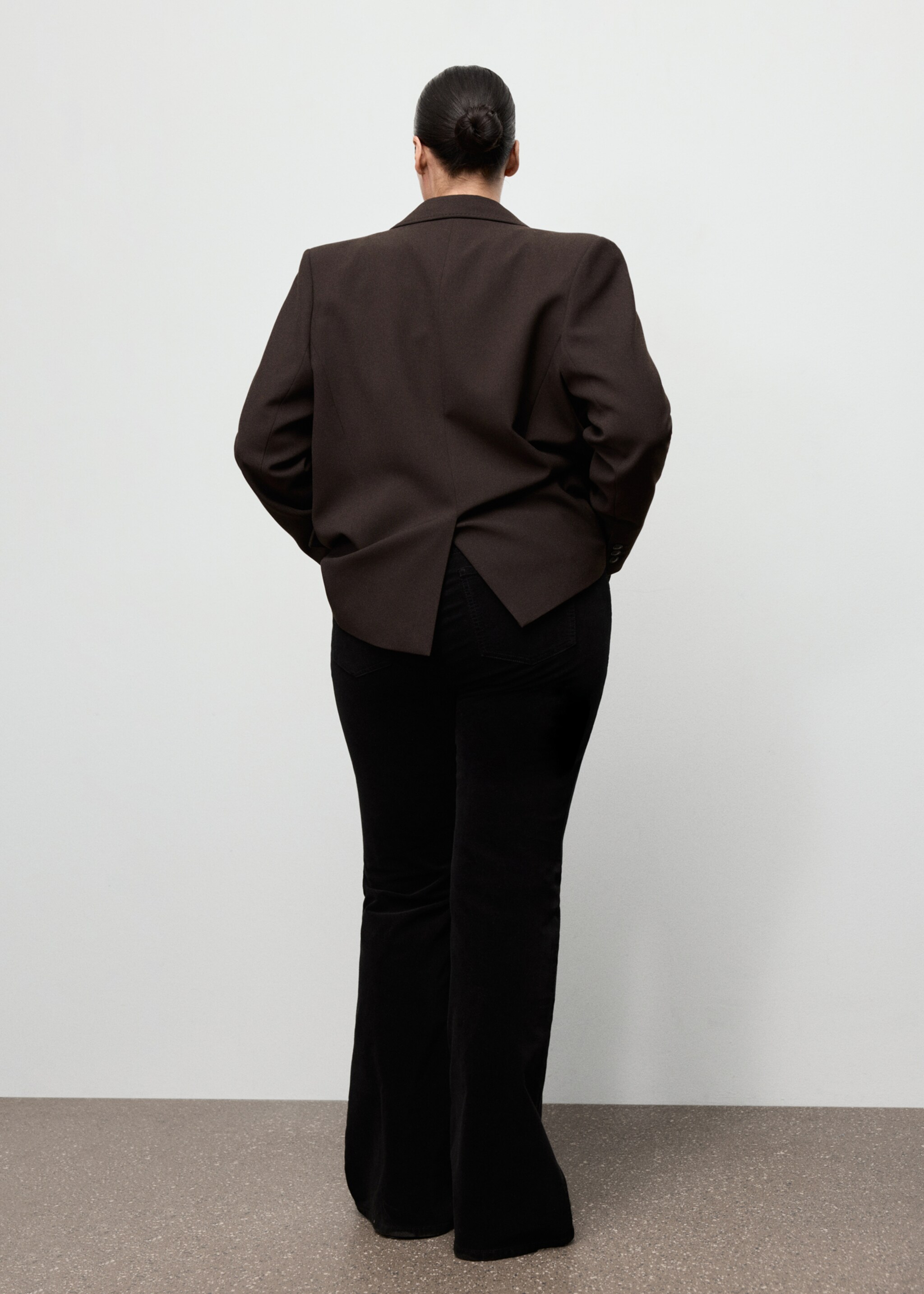 Velvet flared jeans - Details of the article 4, Black. Ref: 17057781-00.