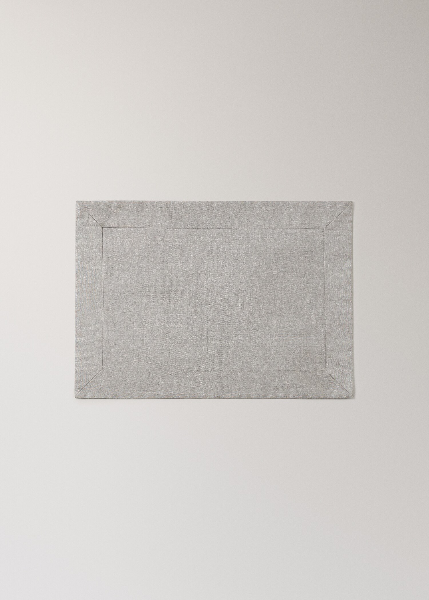 Linen placemat with stitching - Article without model