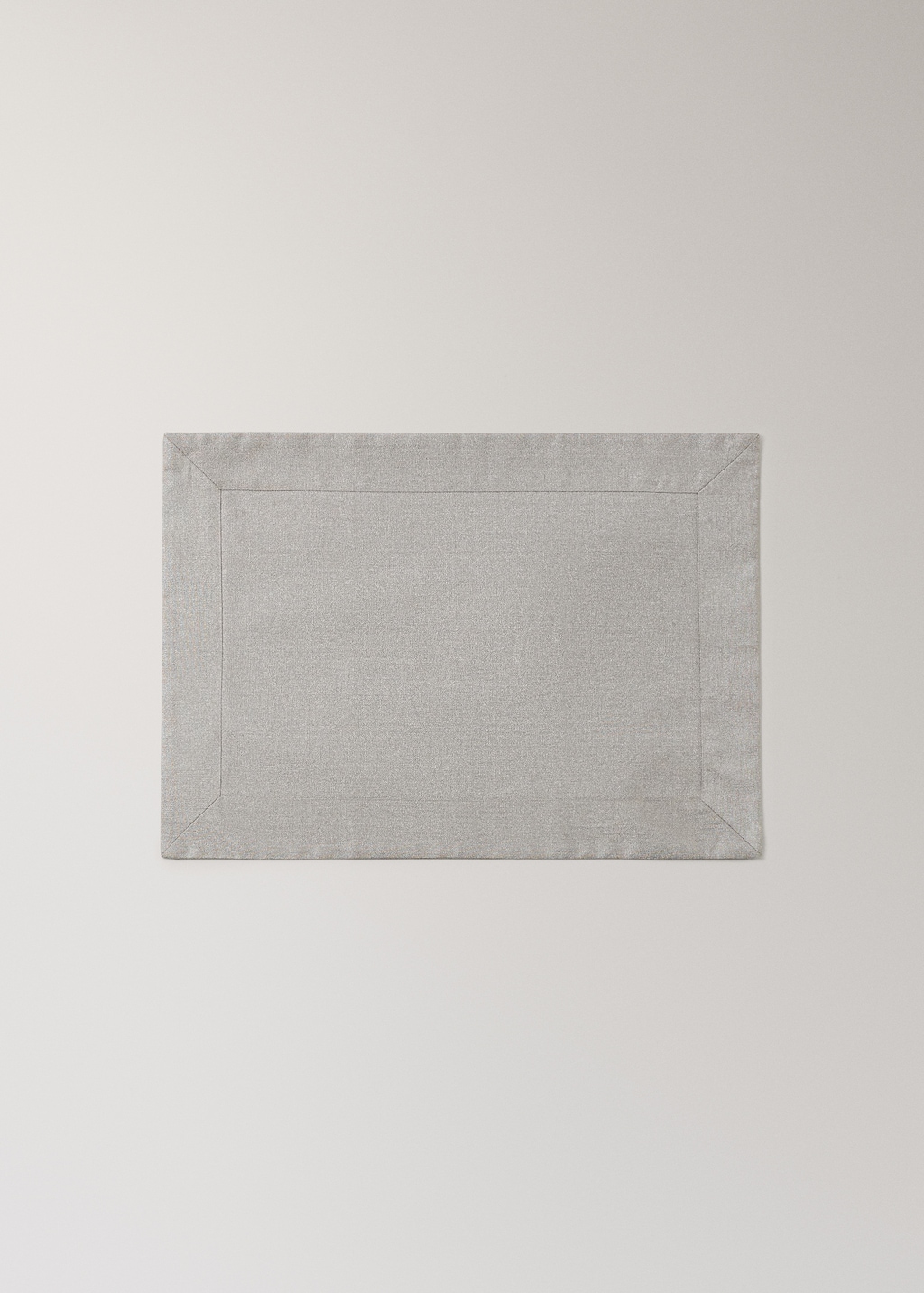 Linen placemat with stitching