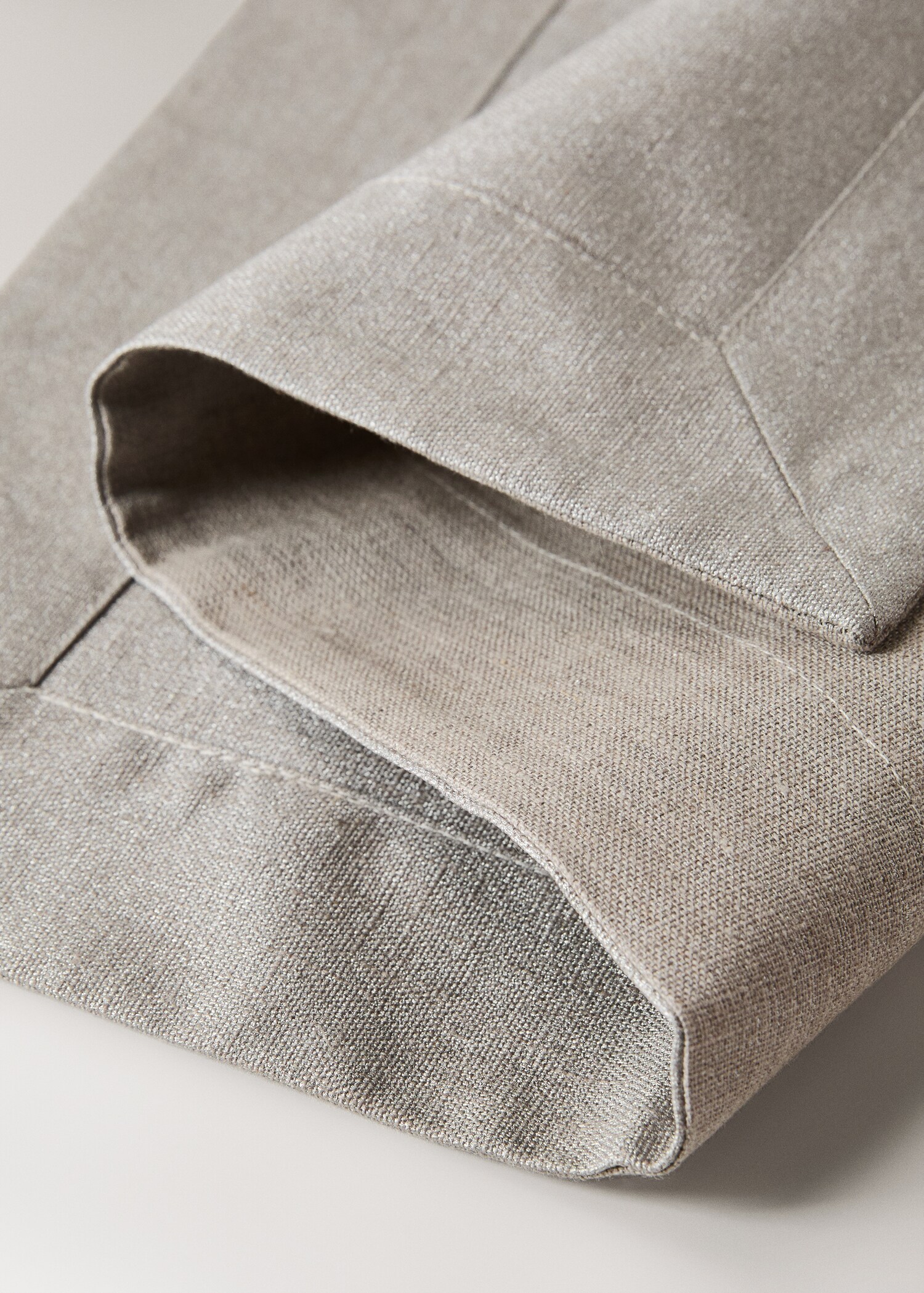 Linen placemat with stitching - Details of the article 1
