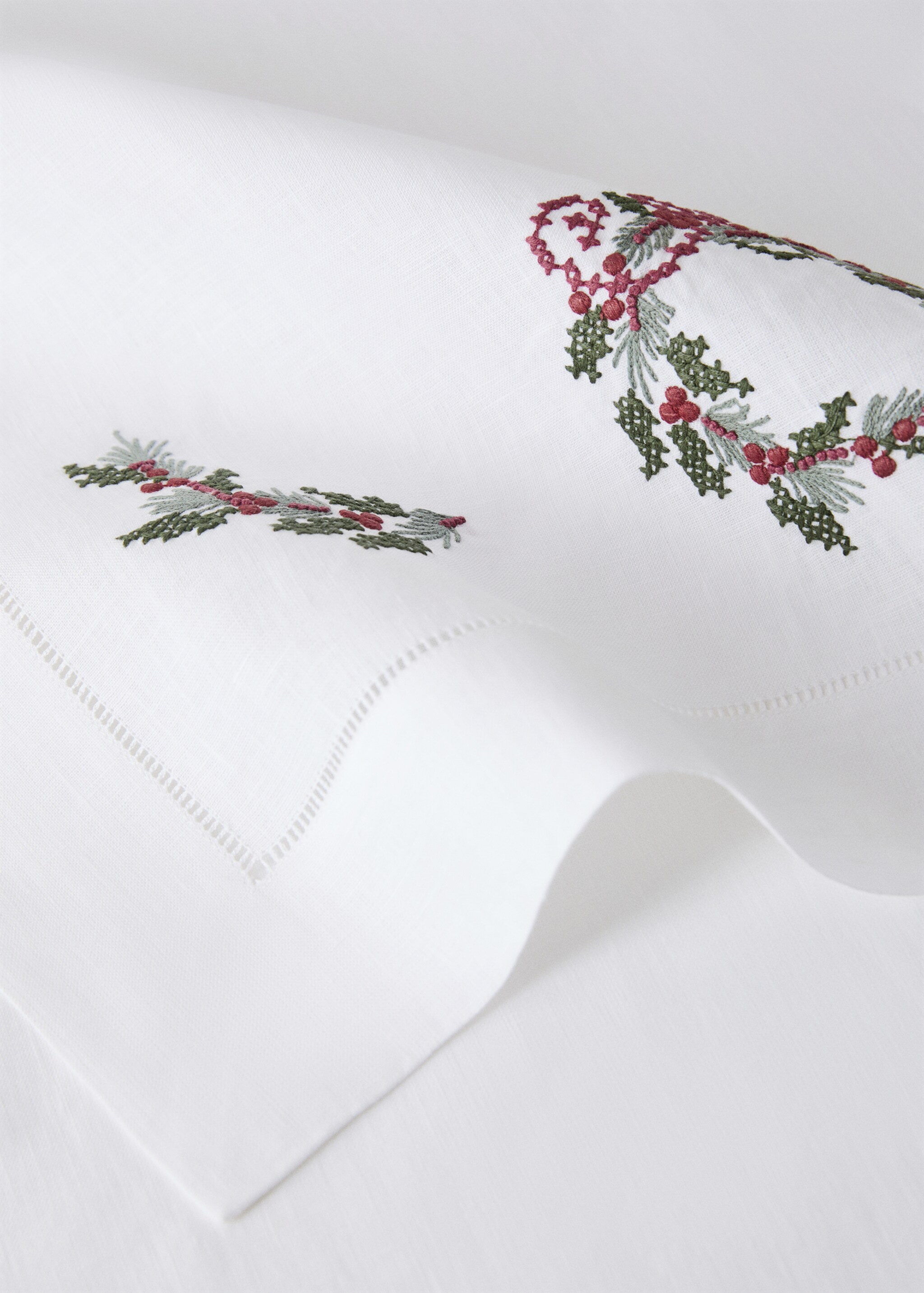Embroidered linen Christmas table runner - Details of the article 1, White. Ref: 17057785-00.