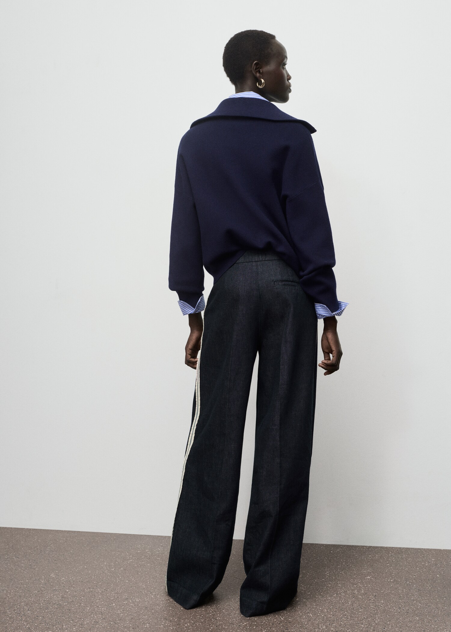 Wide-leg striped jeans - Reverse of the article