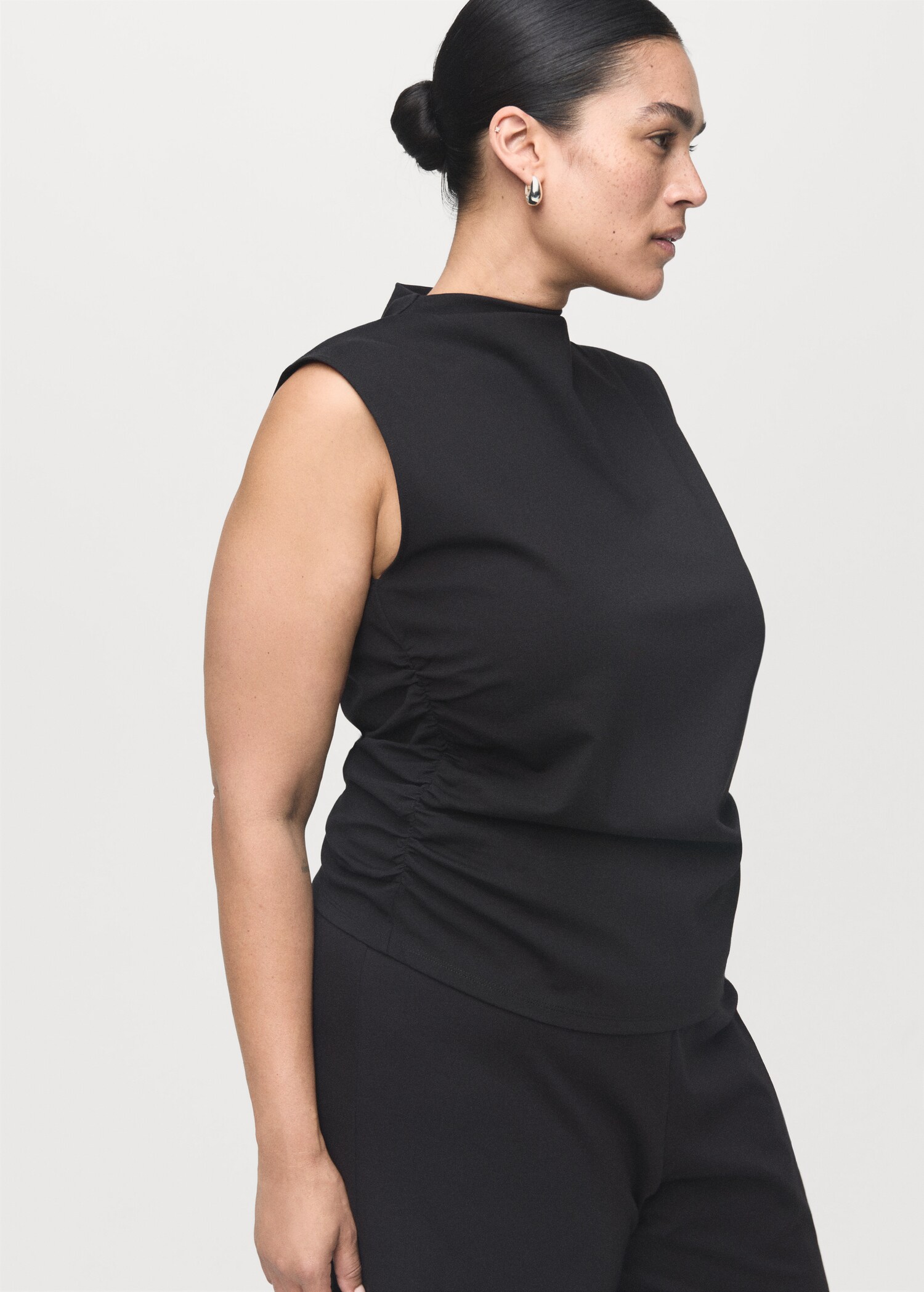 Ruched funnel-neck top - Details of the article 5