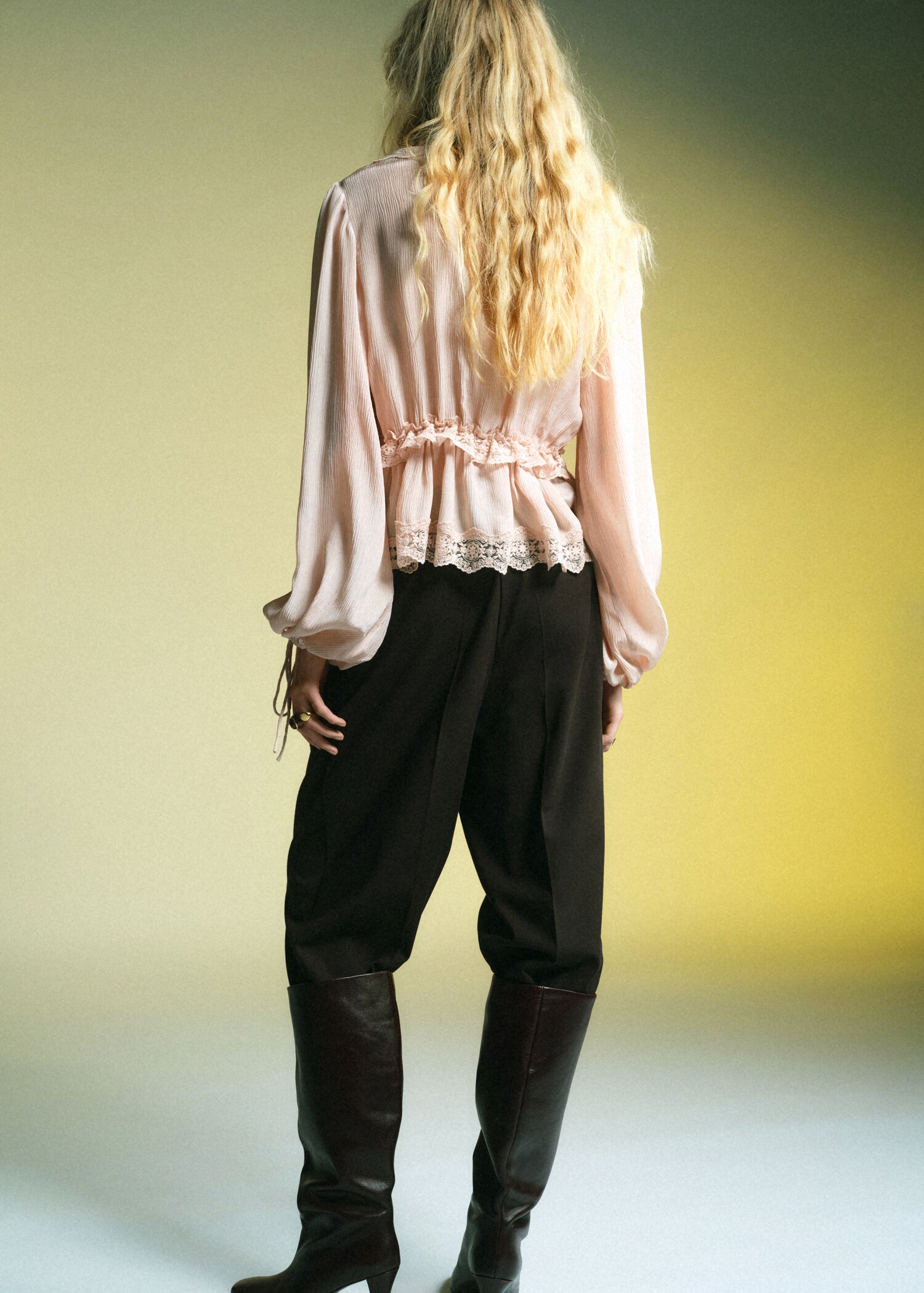 Blouse col en V en dentelle - Verso de l’article