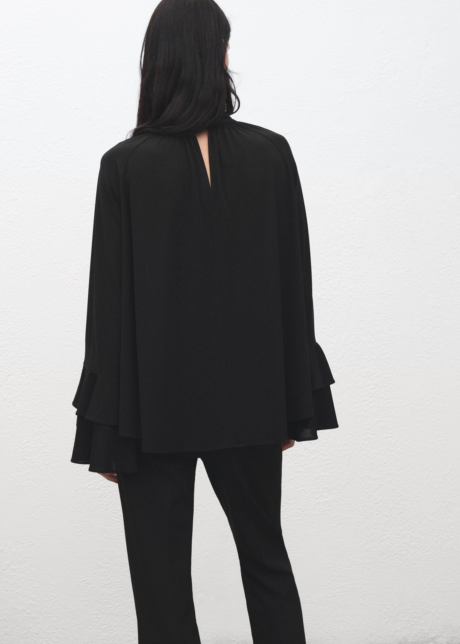 Blouse à manches évasées volants - Verso de l’article