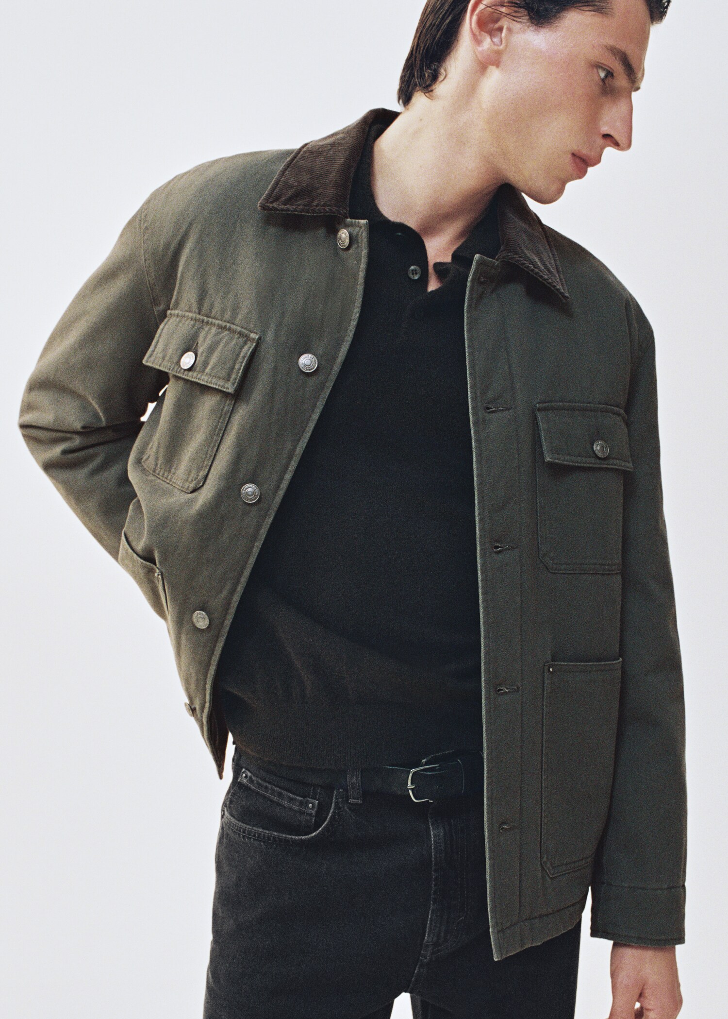 Jacket with pockets and corduroy collar - Details of the article 3