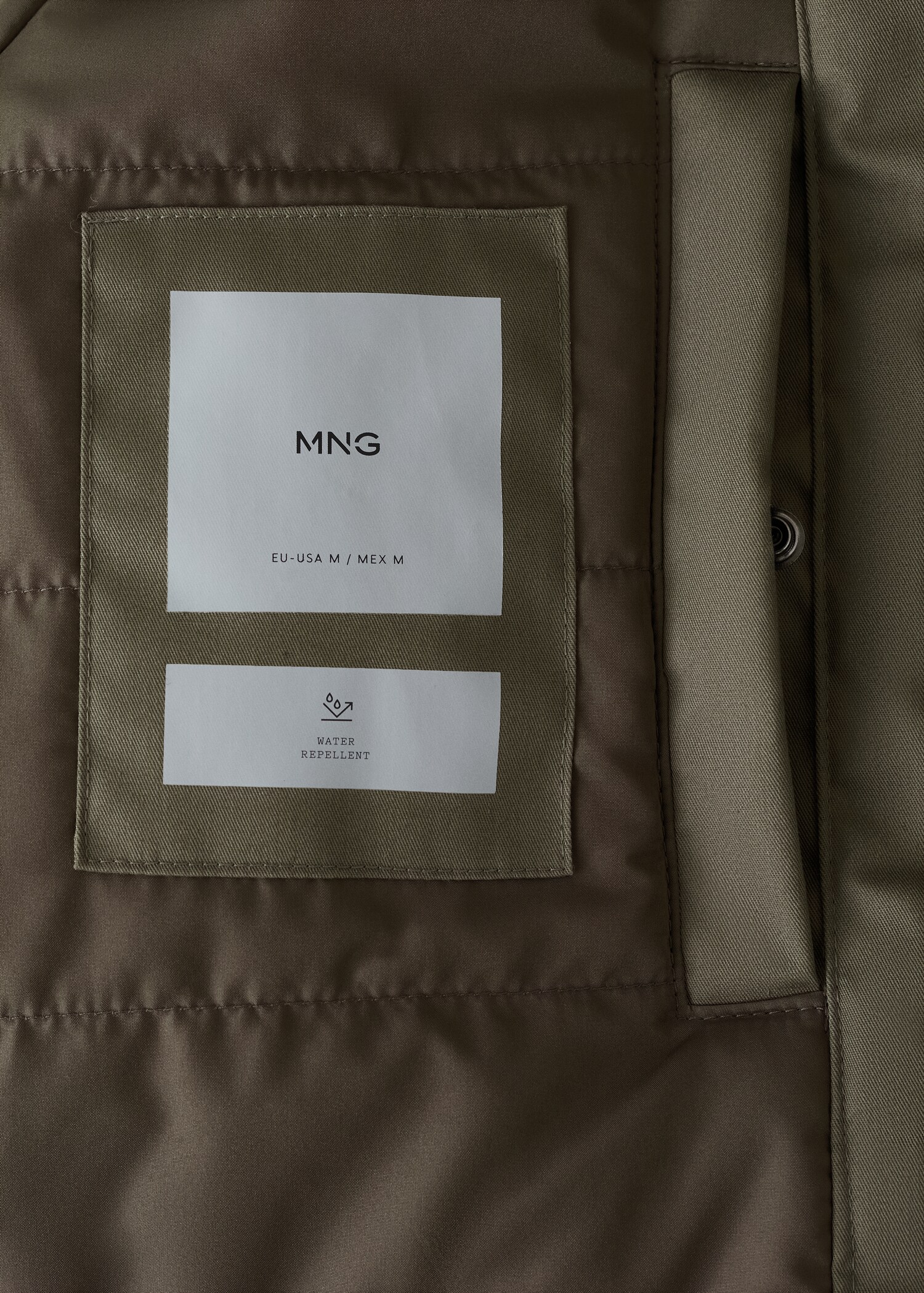 Wasserabweisender, gepolsterter Parka mit Kapuze - Detail des Artikels 0