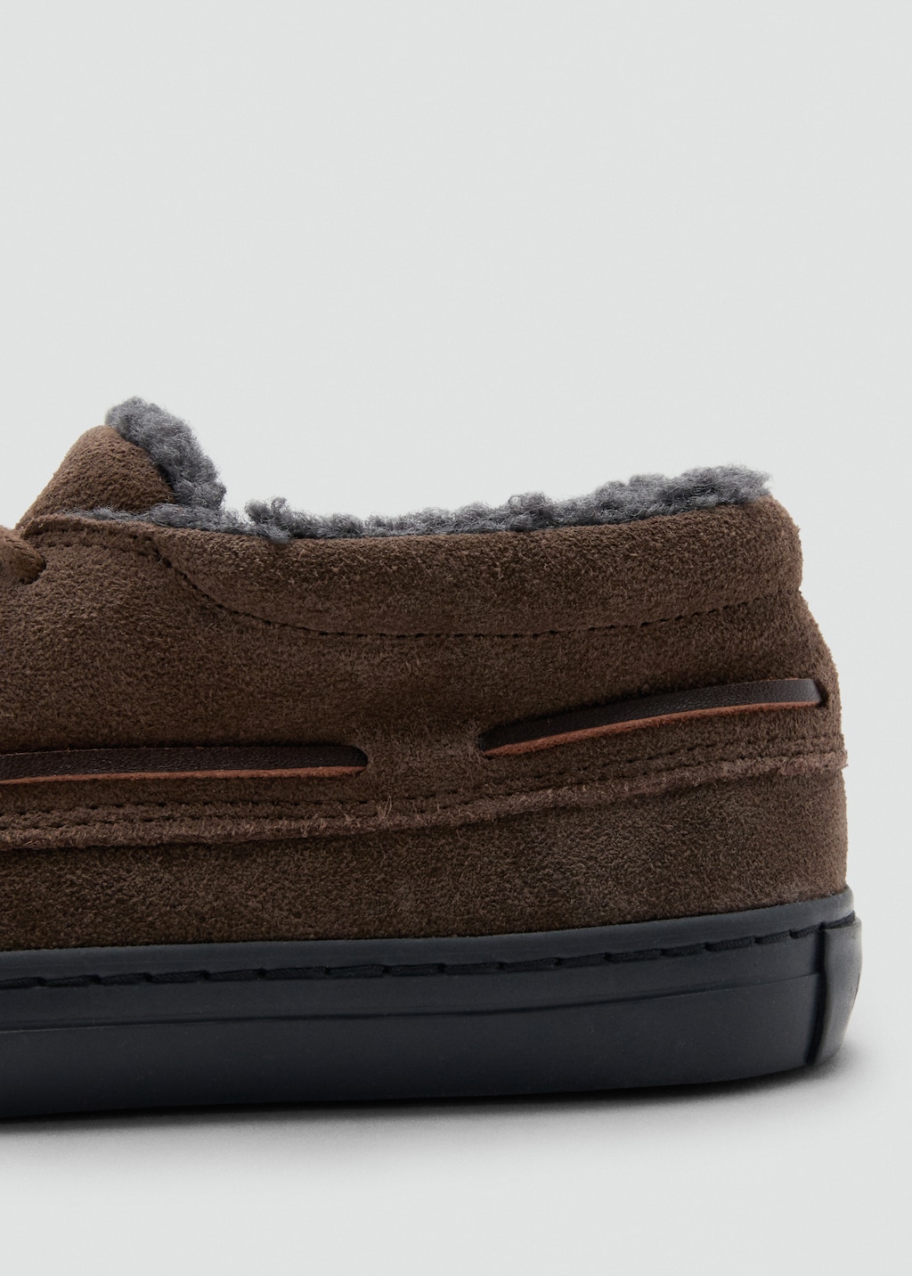 Lace-up leather shoes