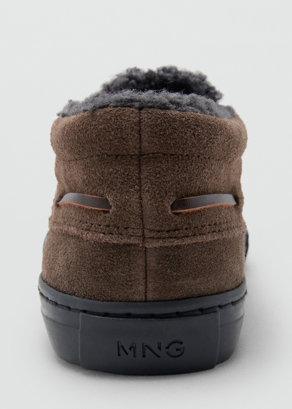 Lace-up leather shoes