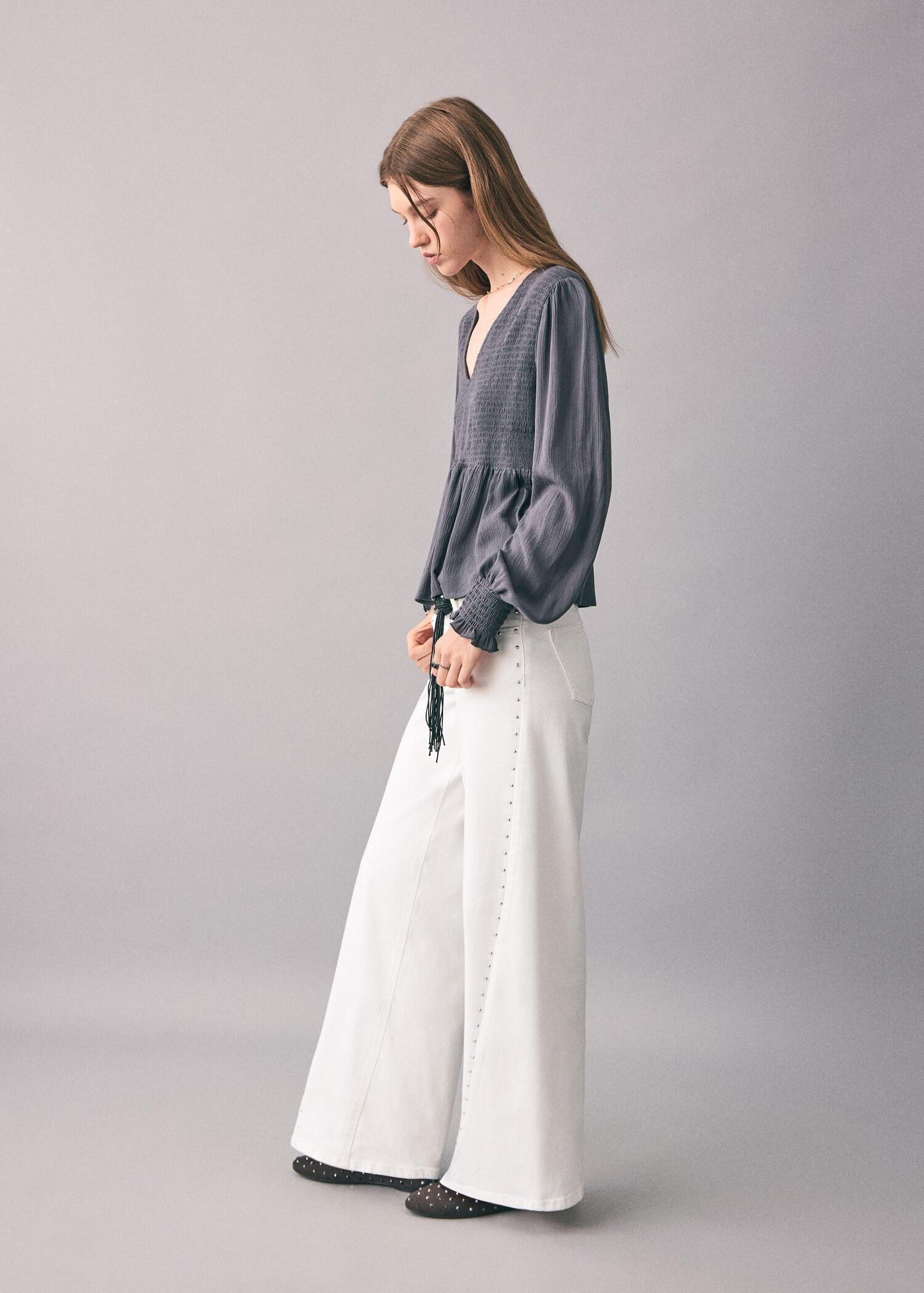 Wideleg-Jeans mit Nieten - Detail des Artikels 6