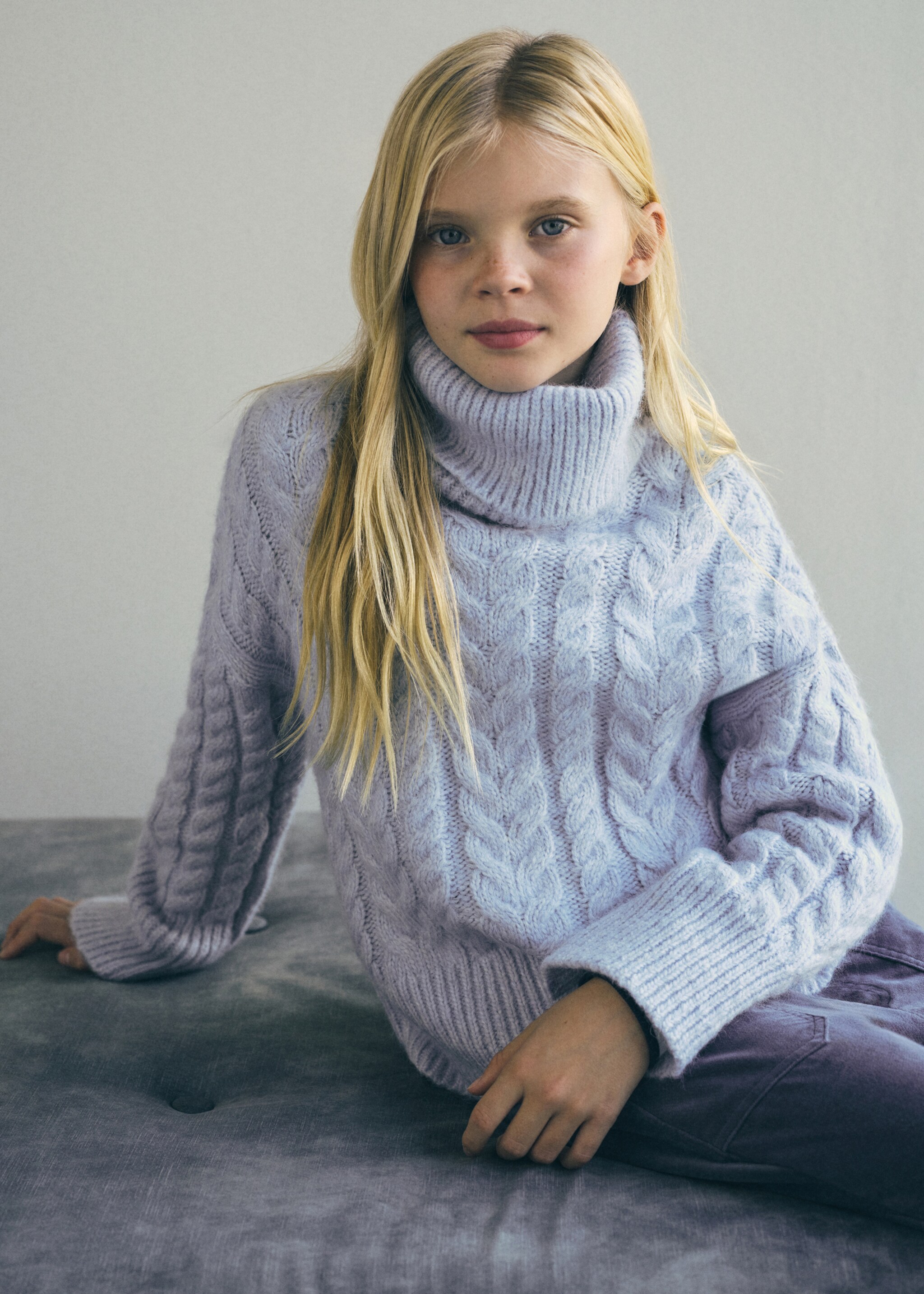 Turtleneck knit sweater - Details of the article 5, Sky Blue. Ref: 17057897-00.