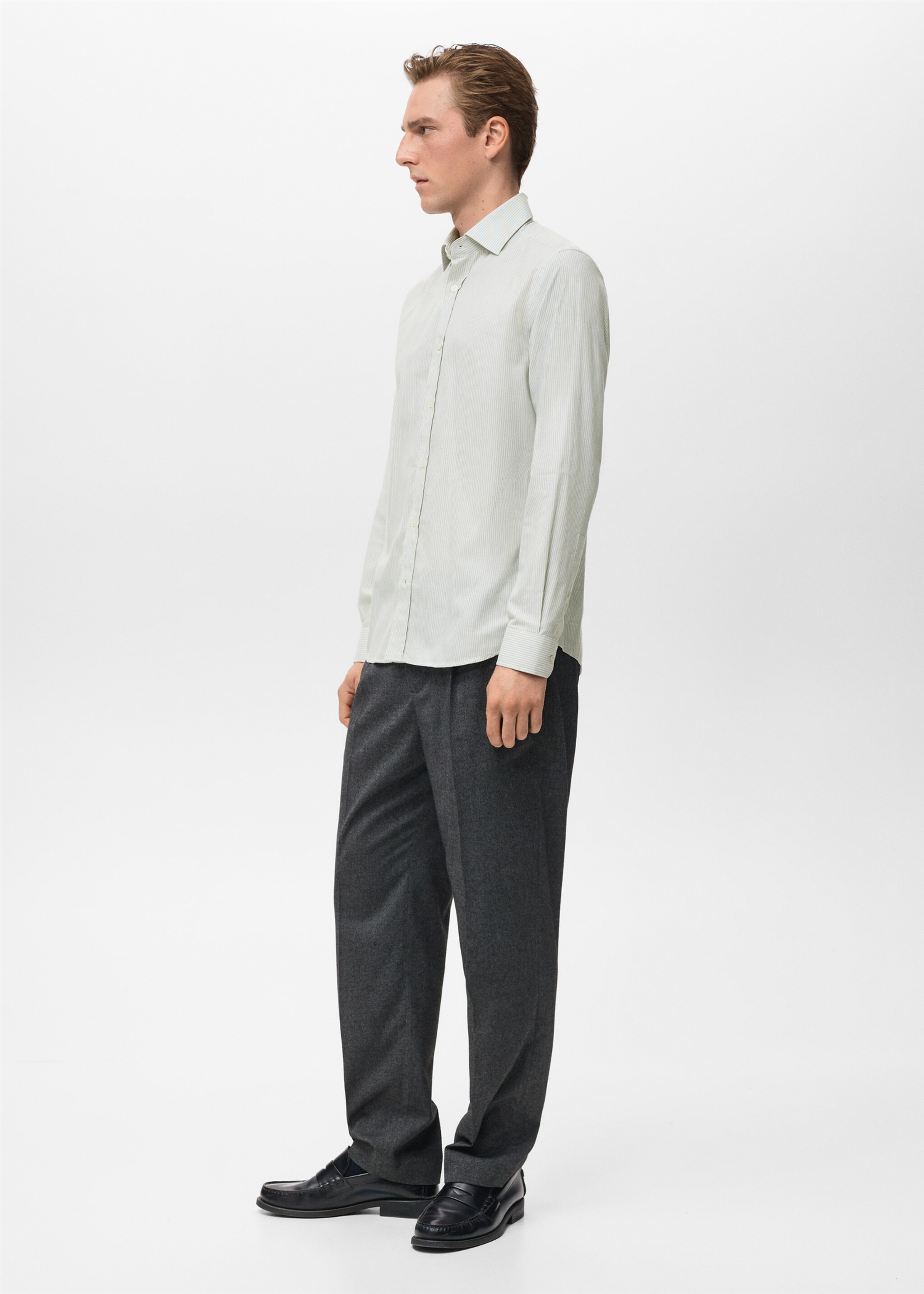 Regular-fit 100% cotton shirt - Details of the article 2, Green. Ref: 17057907-00.