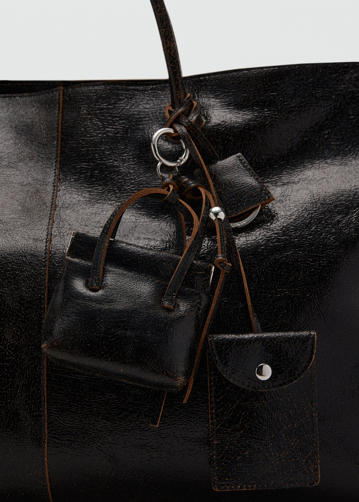 Leather bag keychain - Details of the article 1