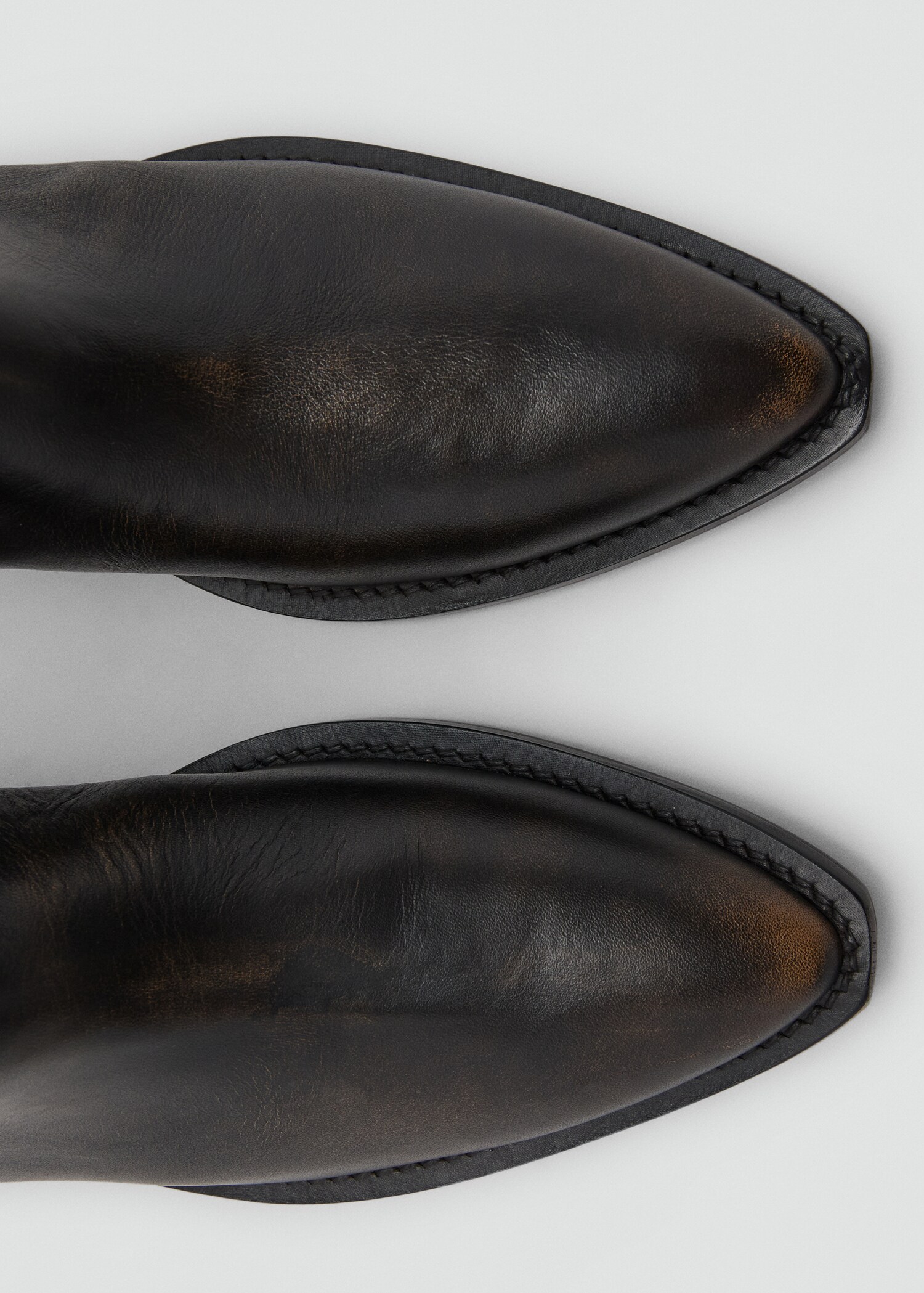 Bottes en cuir effet usé - Détail de l'article 1