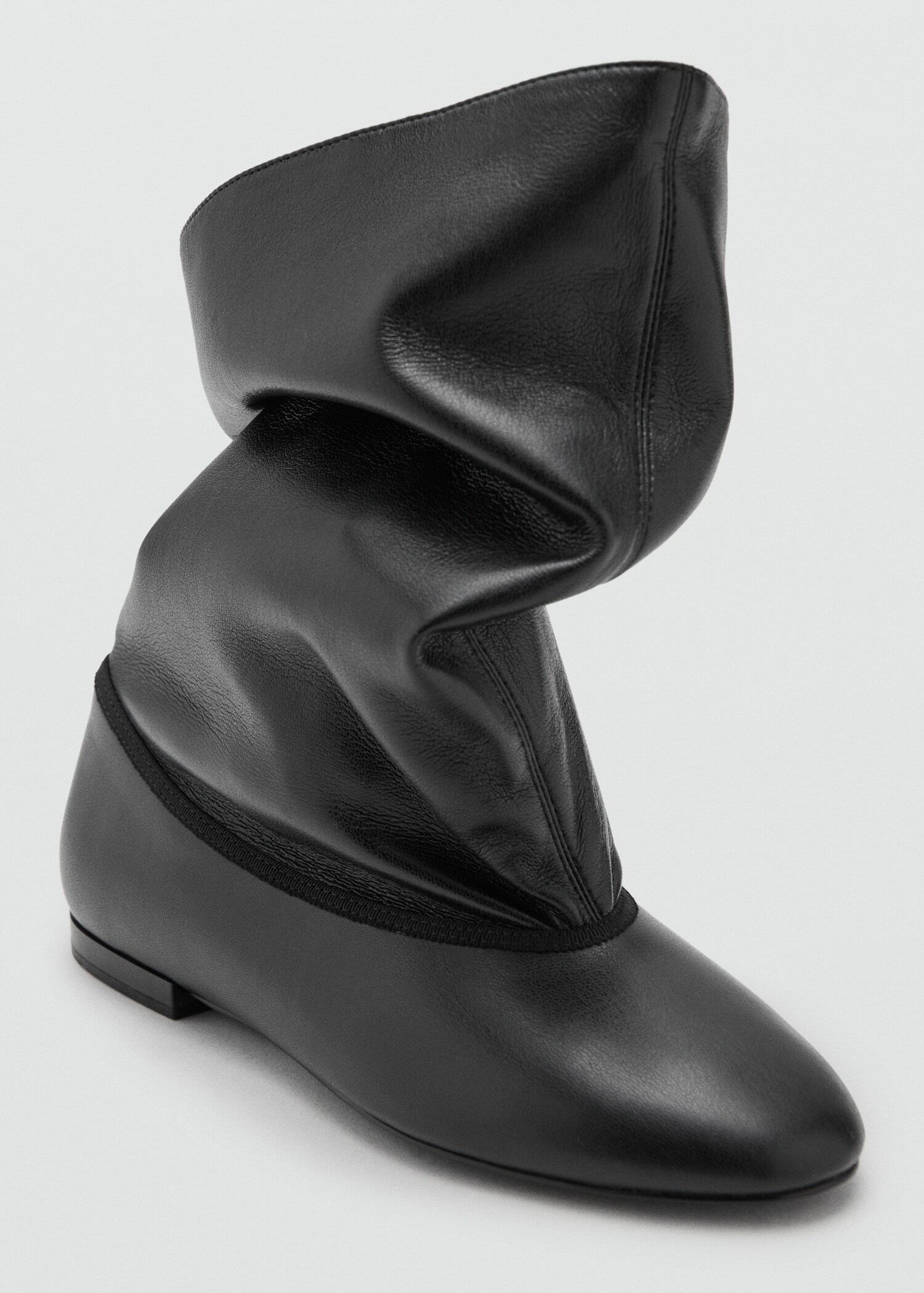 Wide-leg boots - Details of the article 3