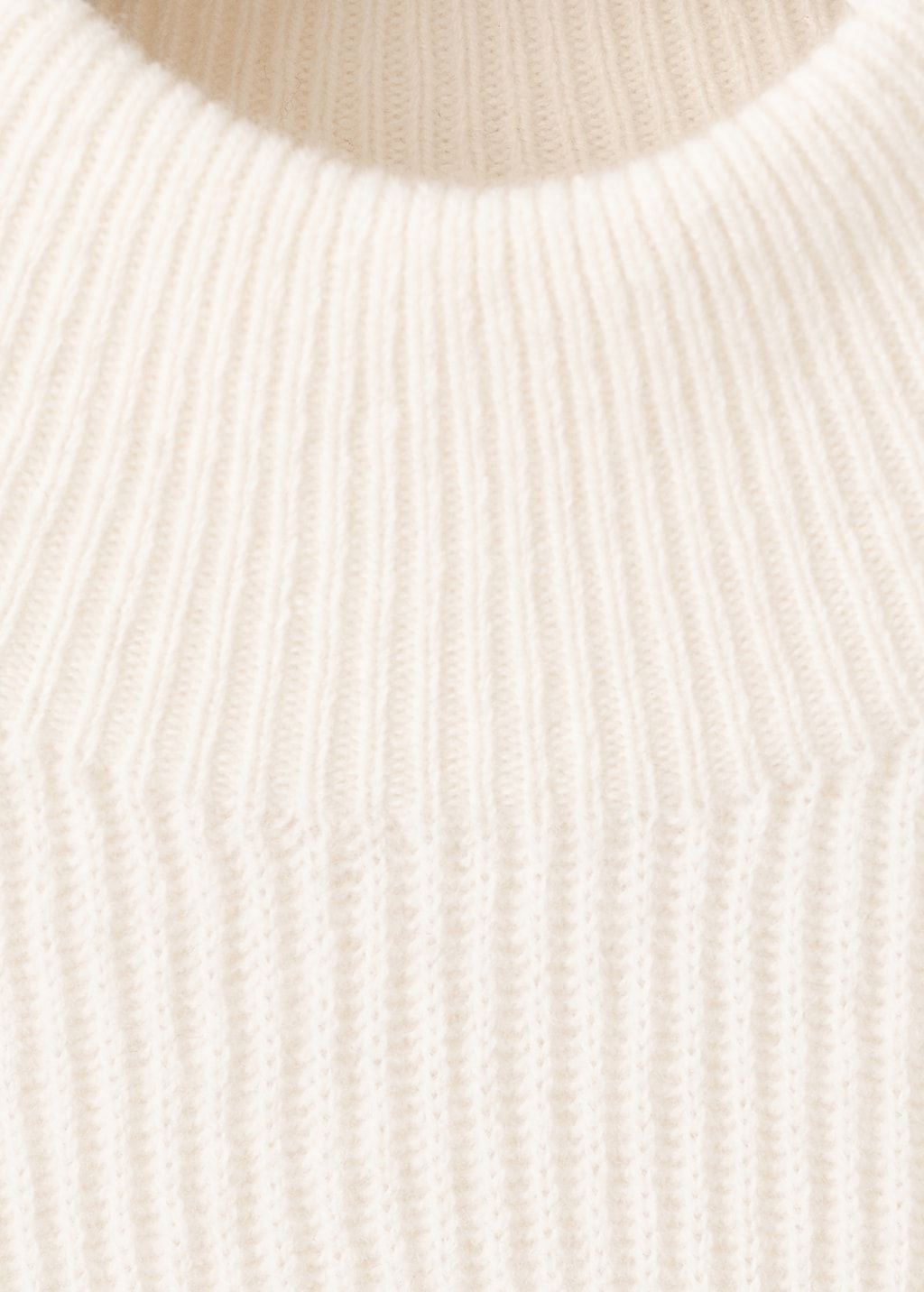 100% wool turtleneck sweater