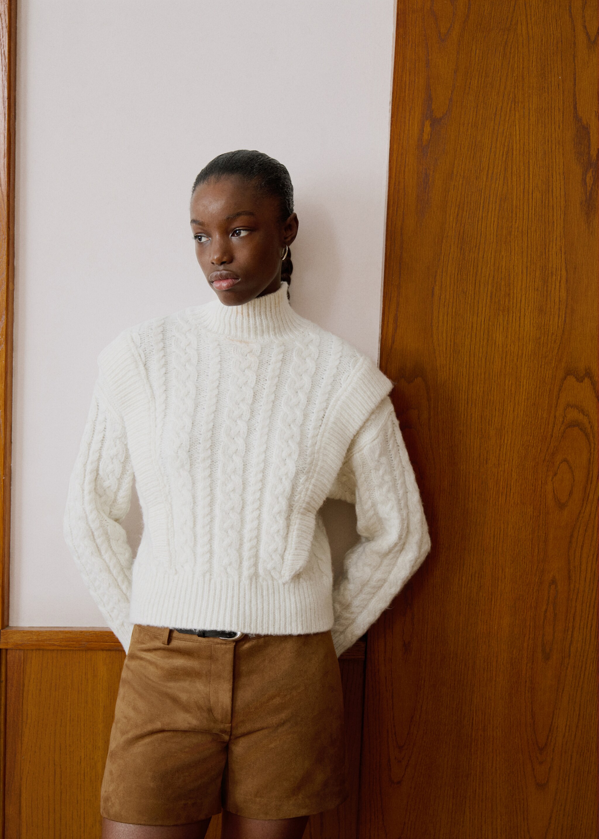 Knitted sweater with perkins neck - Details of the article 5, Ecru. Ref: 17058280-00.