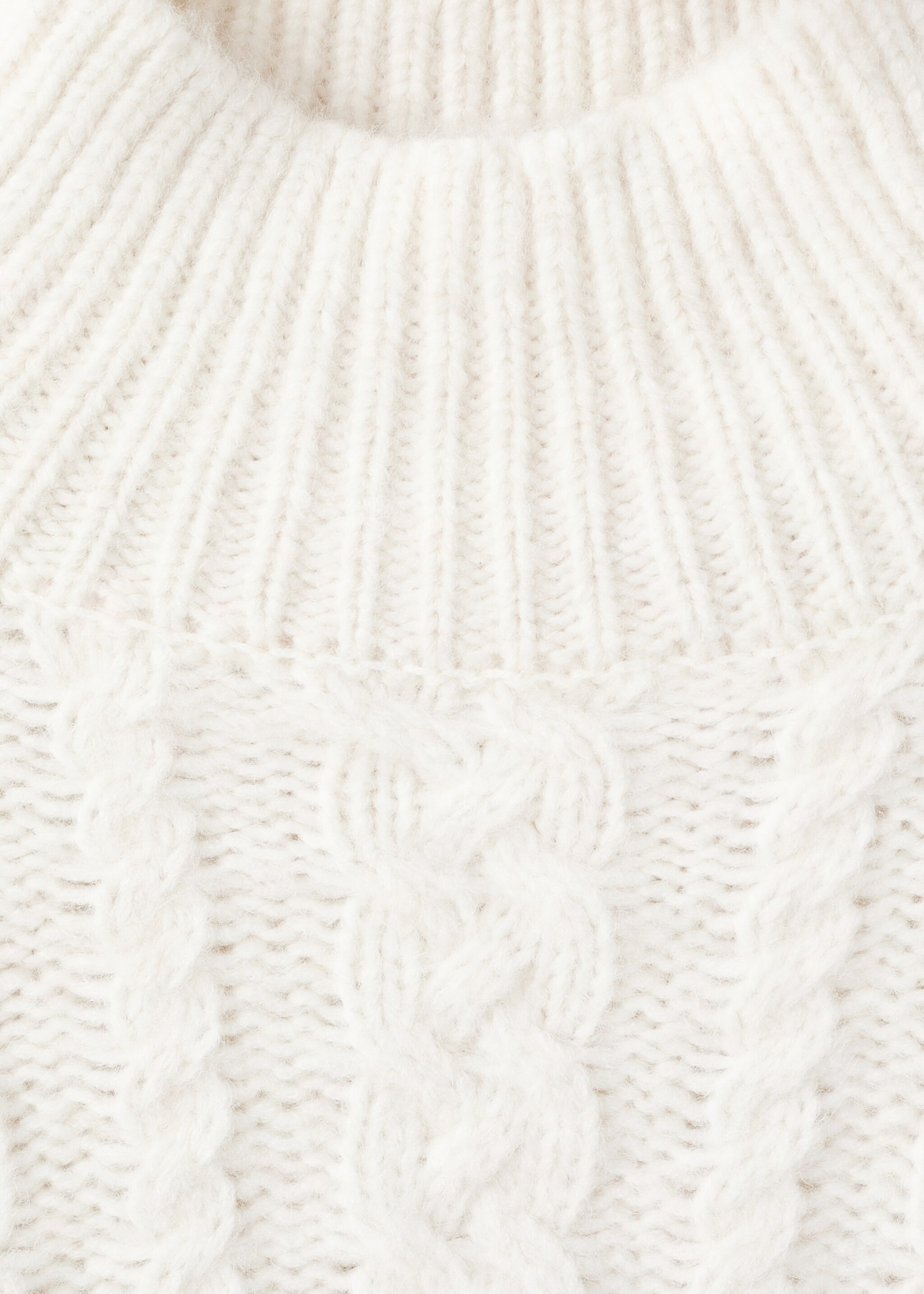 Knitted sweater with perkins neck - Details of the article 8, Ecru. Ref: 17058280-00.