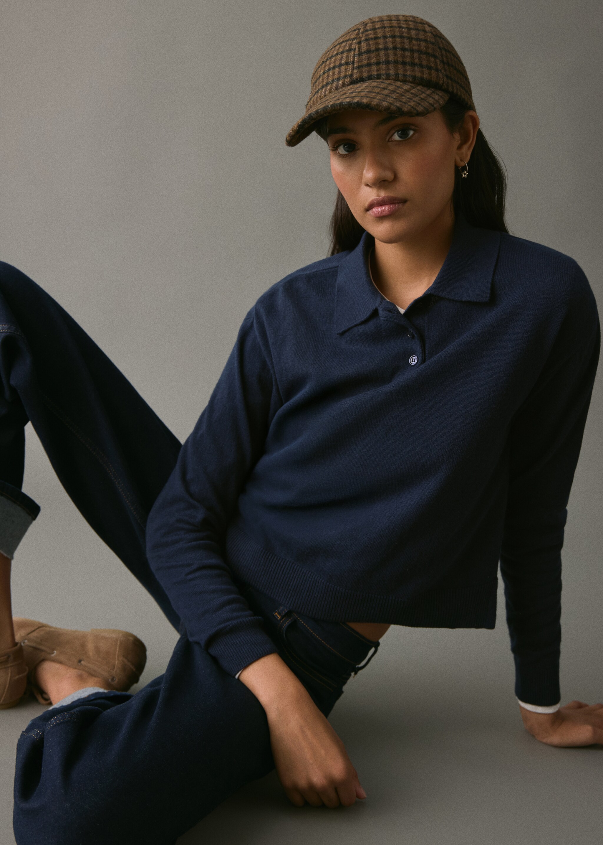 Straight jeans with turn-up - Details of the article 2, Open Blue. Ref: 17058283-00.